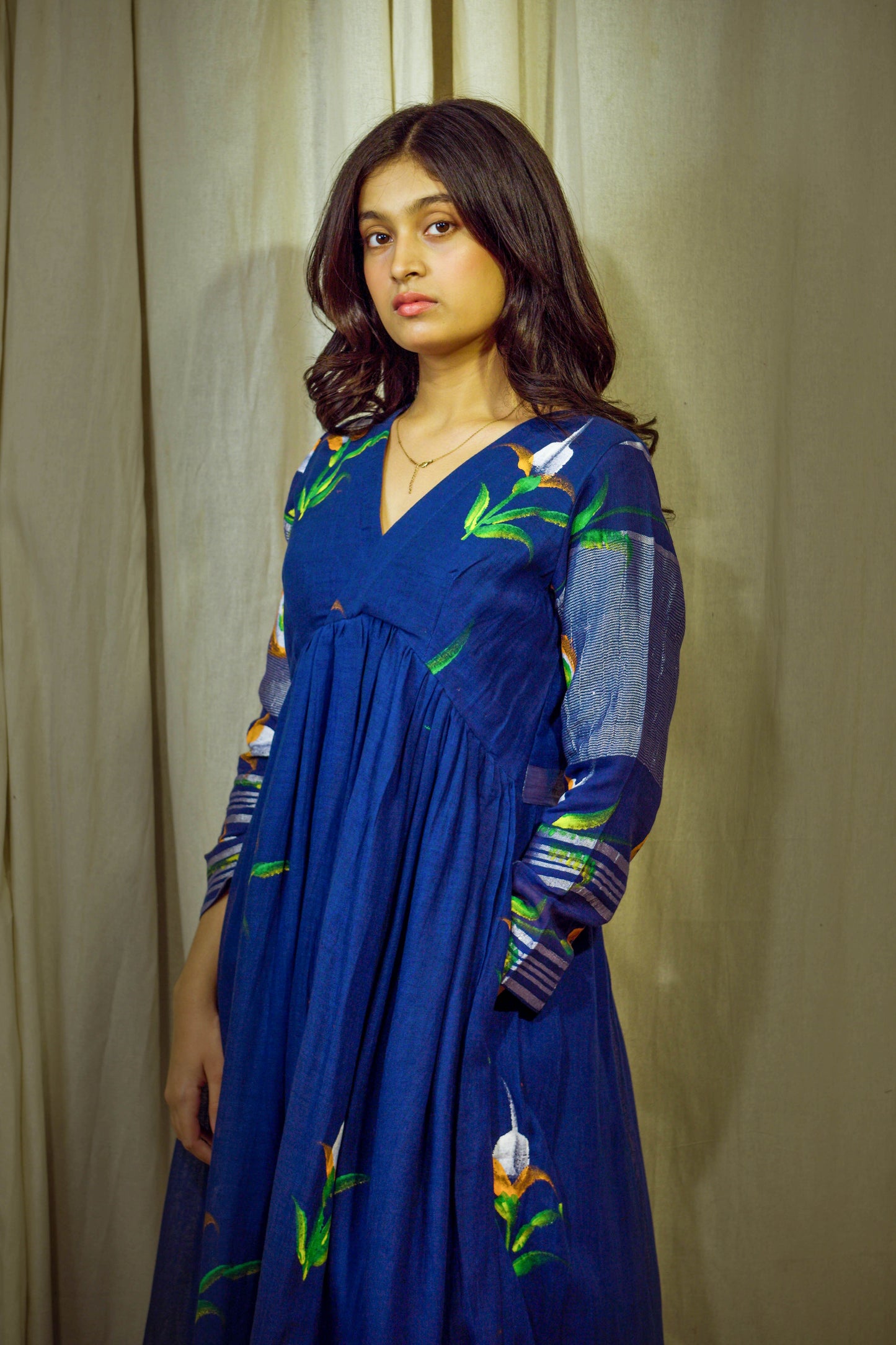 Neelvara Grace – Hand-Painted Linen Ensemble