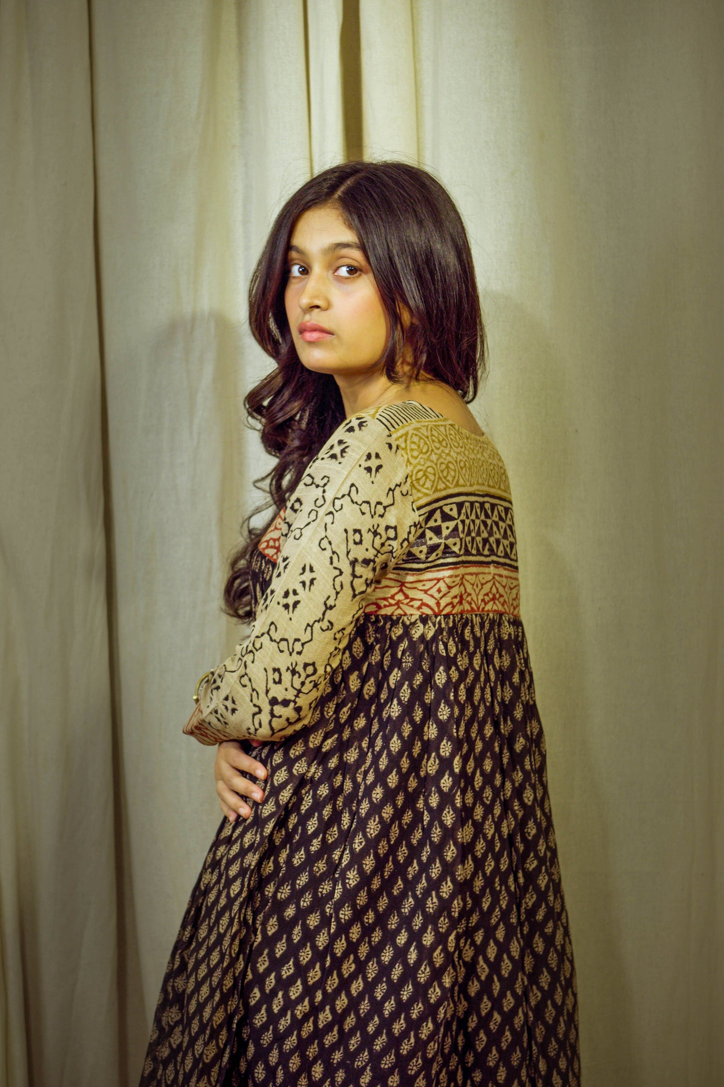 Kaarigari Noir – Ajrakh Heritage Ensemble