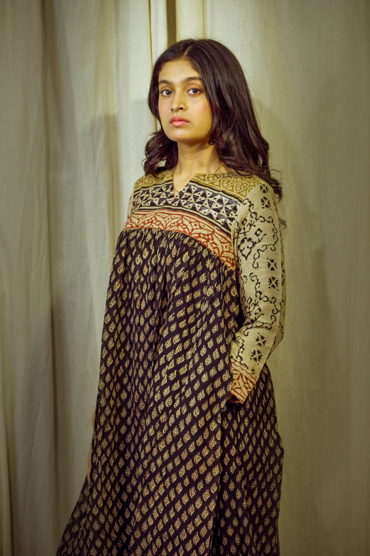 Kaarigari Noir – Ajrakh Heritage Ensemble