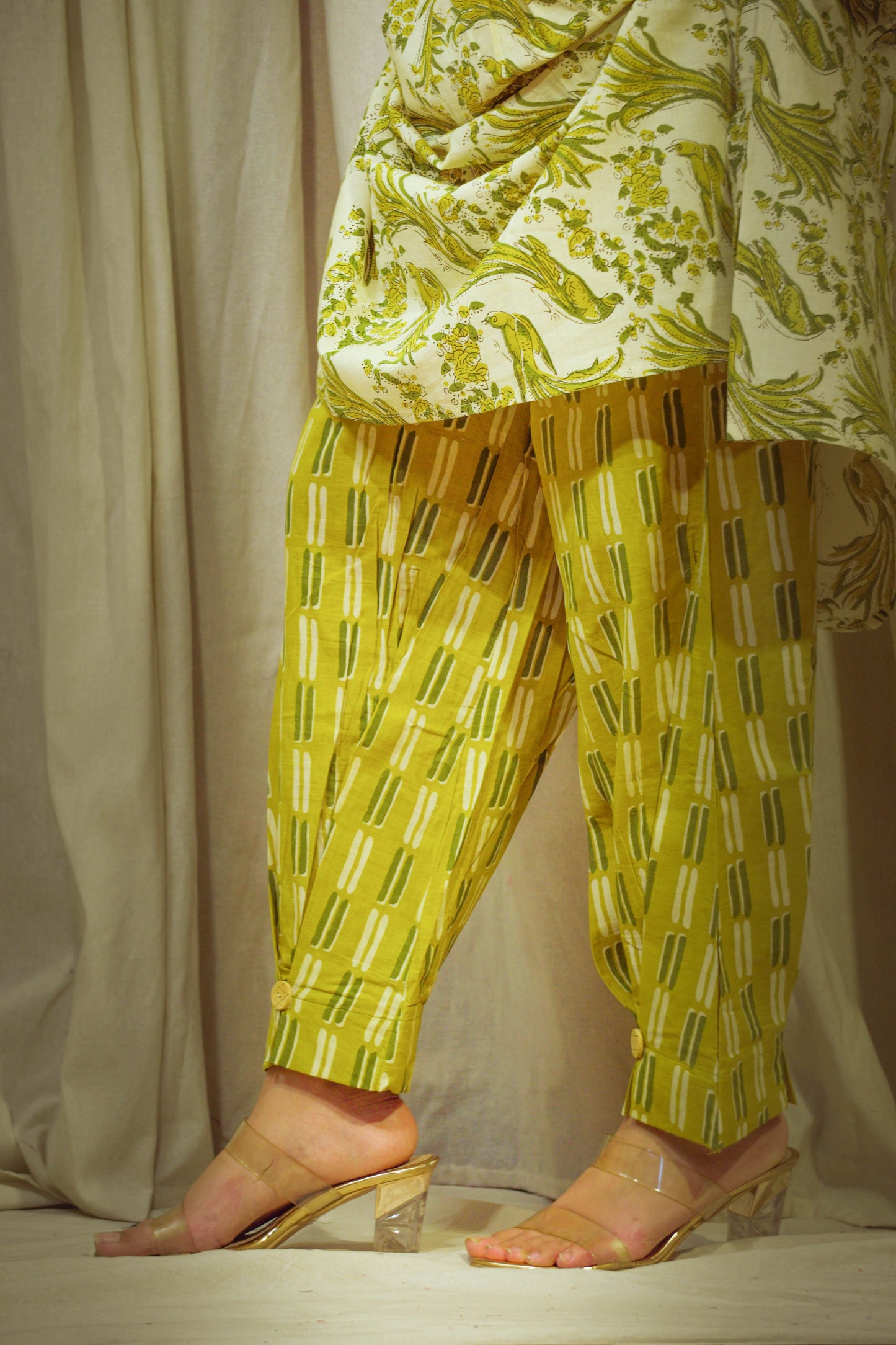 MayuraVeer – Parrot Green Block-Printed Cotton Tunic Set