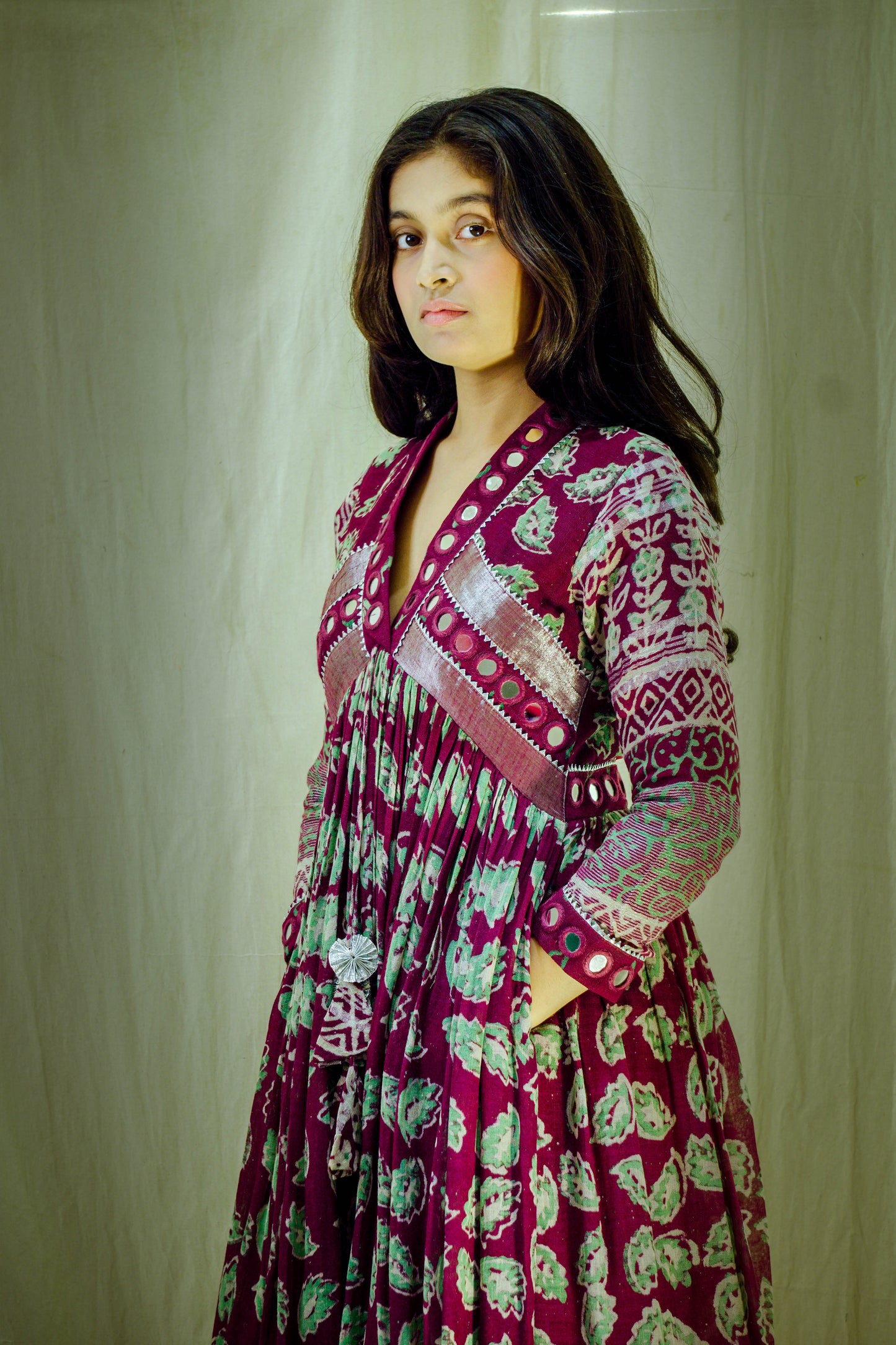 Verdant Aura – Pure Linen Kalamkari Leaf Dress