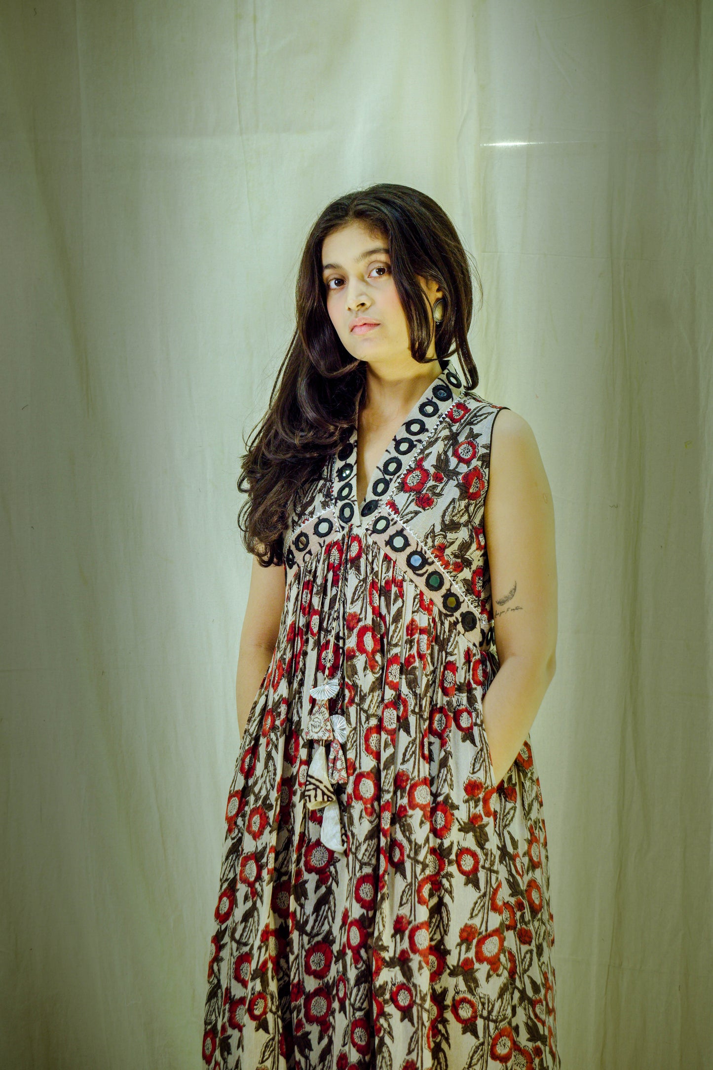 Elysian Bloom – Pure Linen Kalamkari Pant–Kurta Set