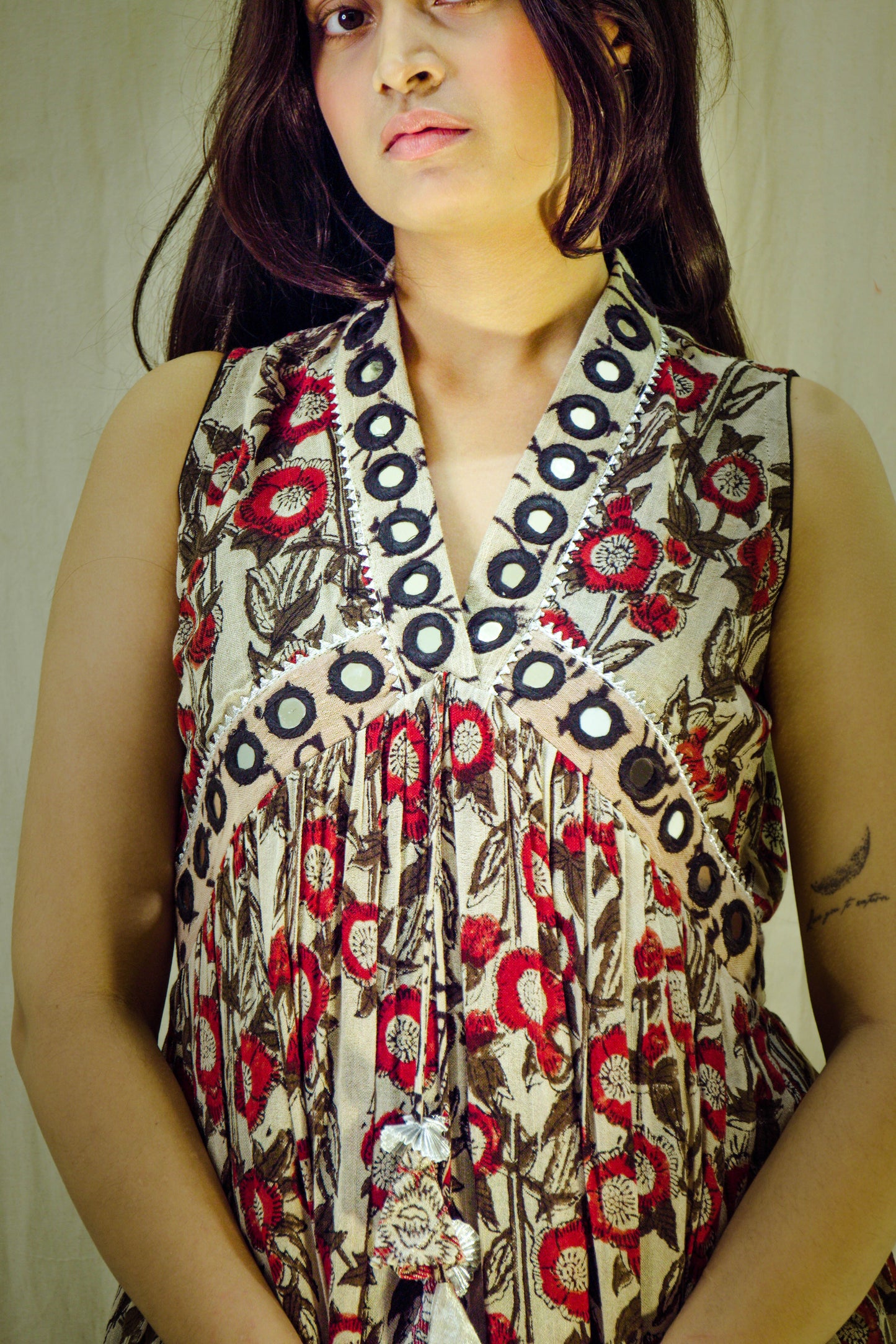 Elysian Bloom – Pure Linen Kalamkari Pant–Kurta Set