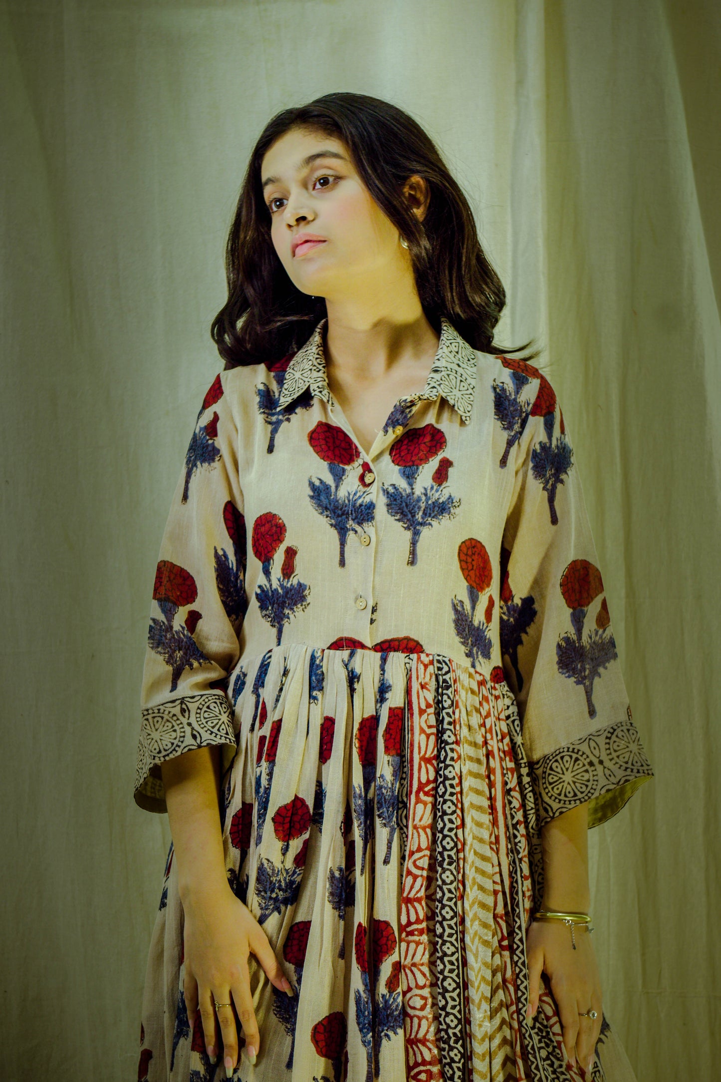 Tulip Élan – Pure Linen Block-Printed Dress