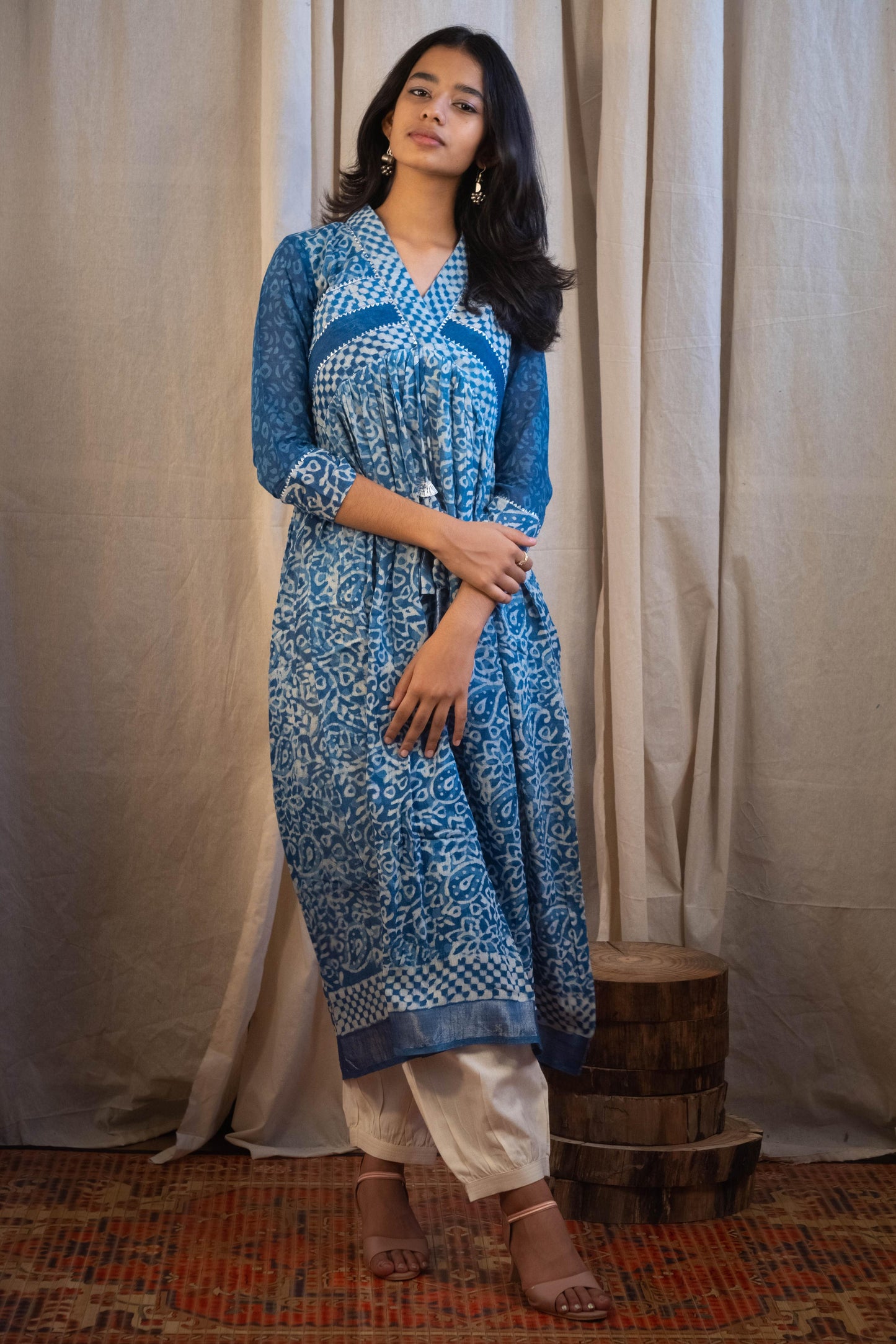 Azura Chex Collar Indigo Kurti in Pure Linen