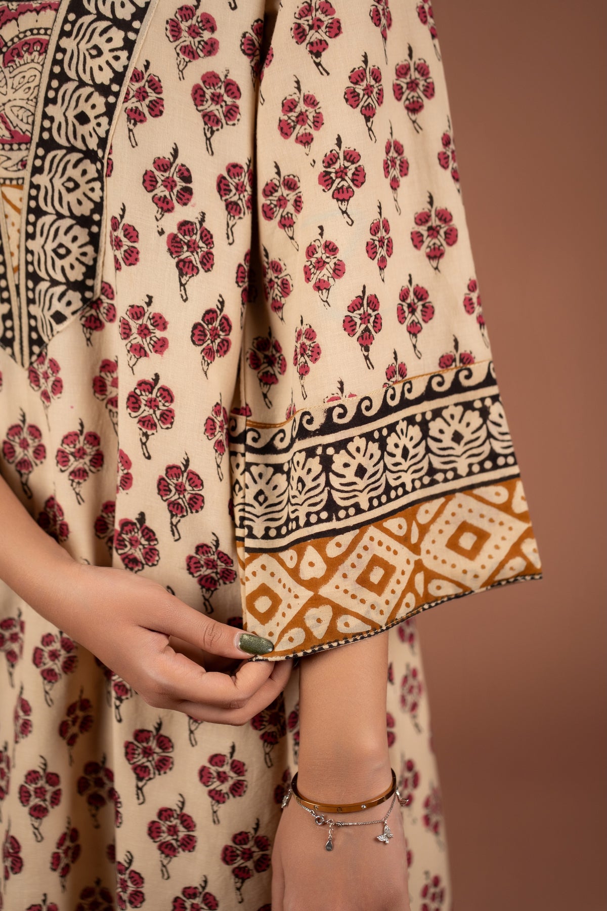 Solira Choga Set - Cotton Roots