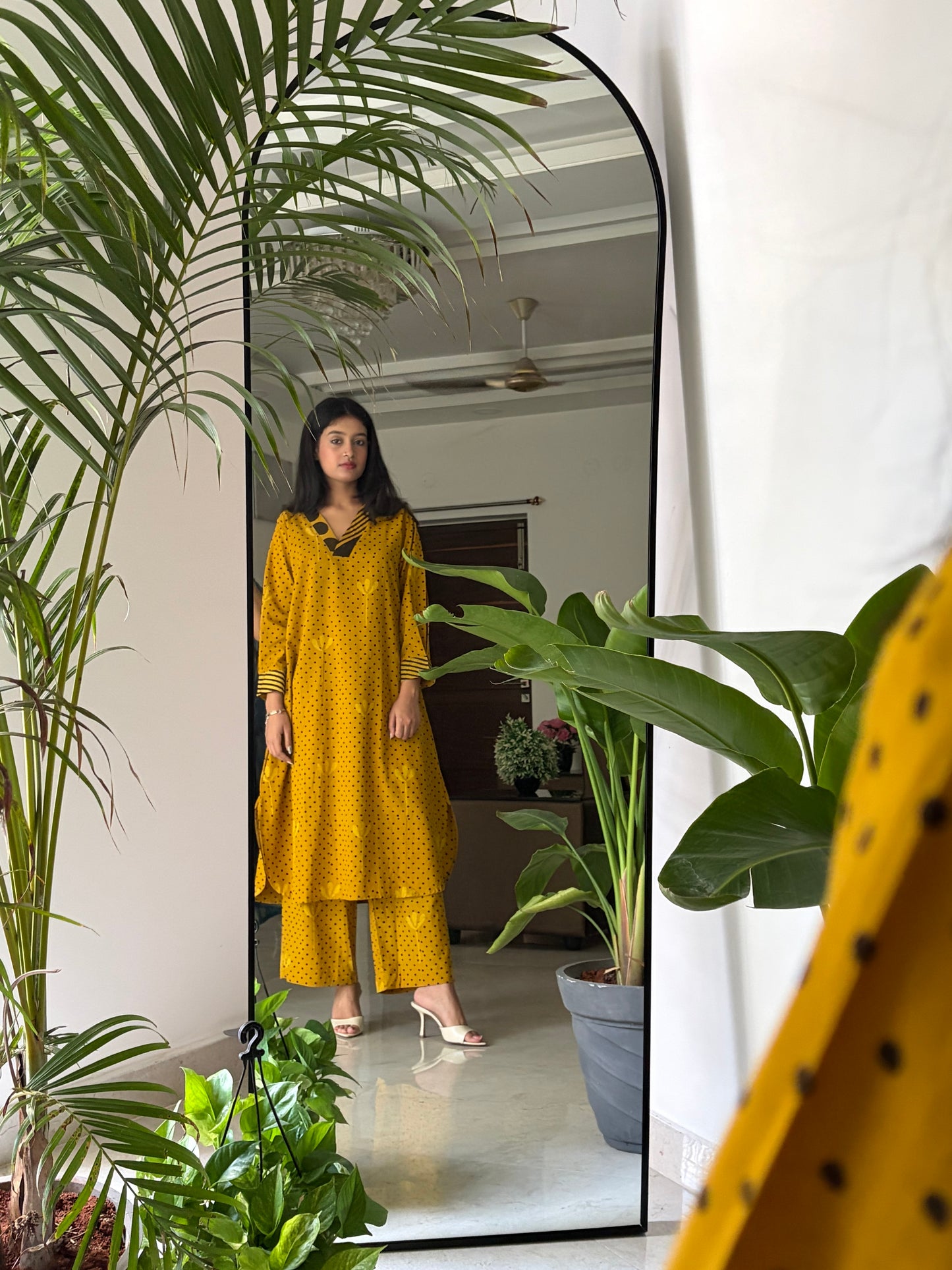 Peeli Dhoop Pant Kurta Set in Taj Cotton
