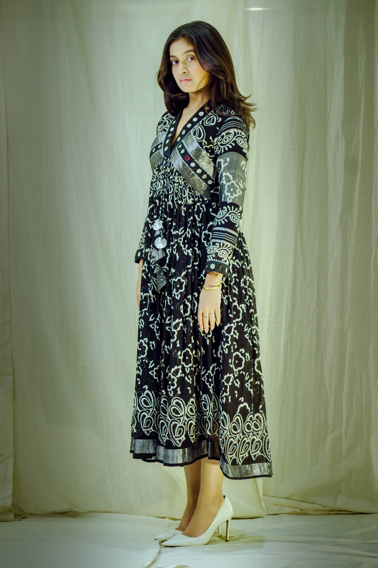 Noir Fleur – Pure Linen Block Print Dress