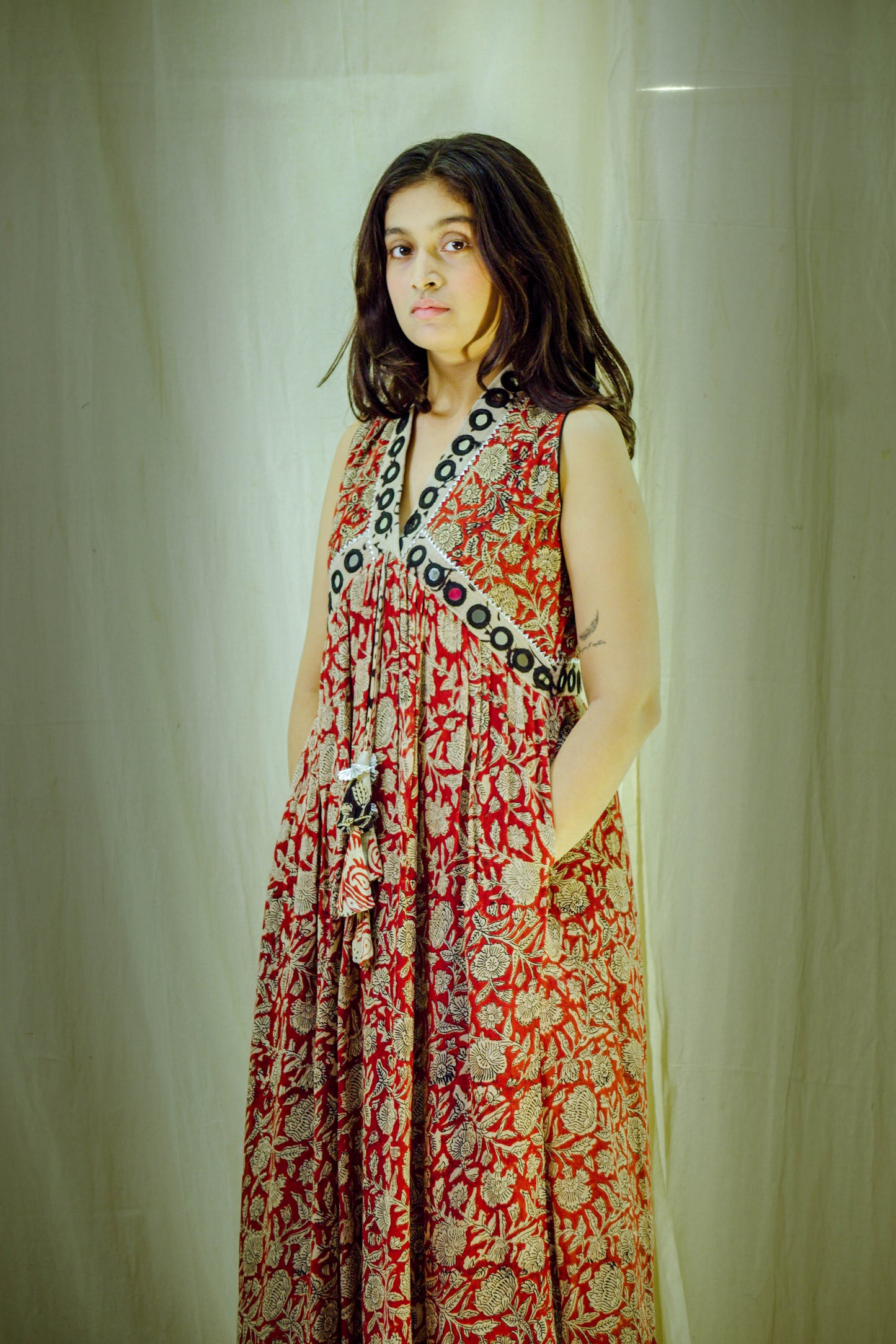 Noir Botanica – Pure Linen Kalamkari Pant–Kurta Set