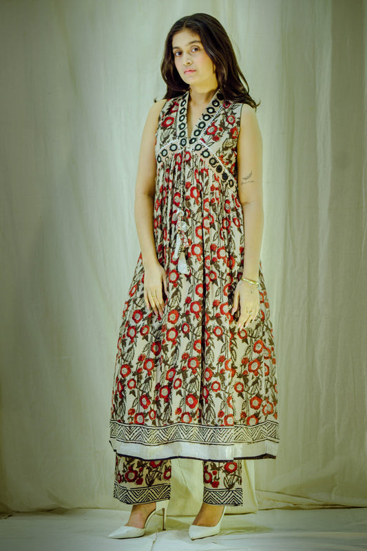 Elysian Bloom – Pure Linen Kalamkari Pant–Kurta Set