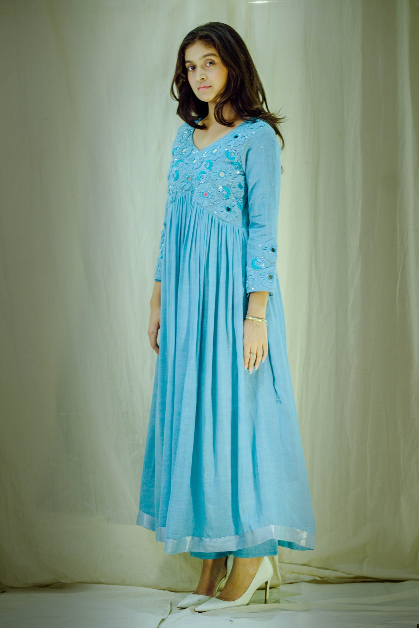 Ocean Muse – Pure Linen Appliqué Pant–Kurta Set