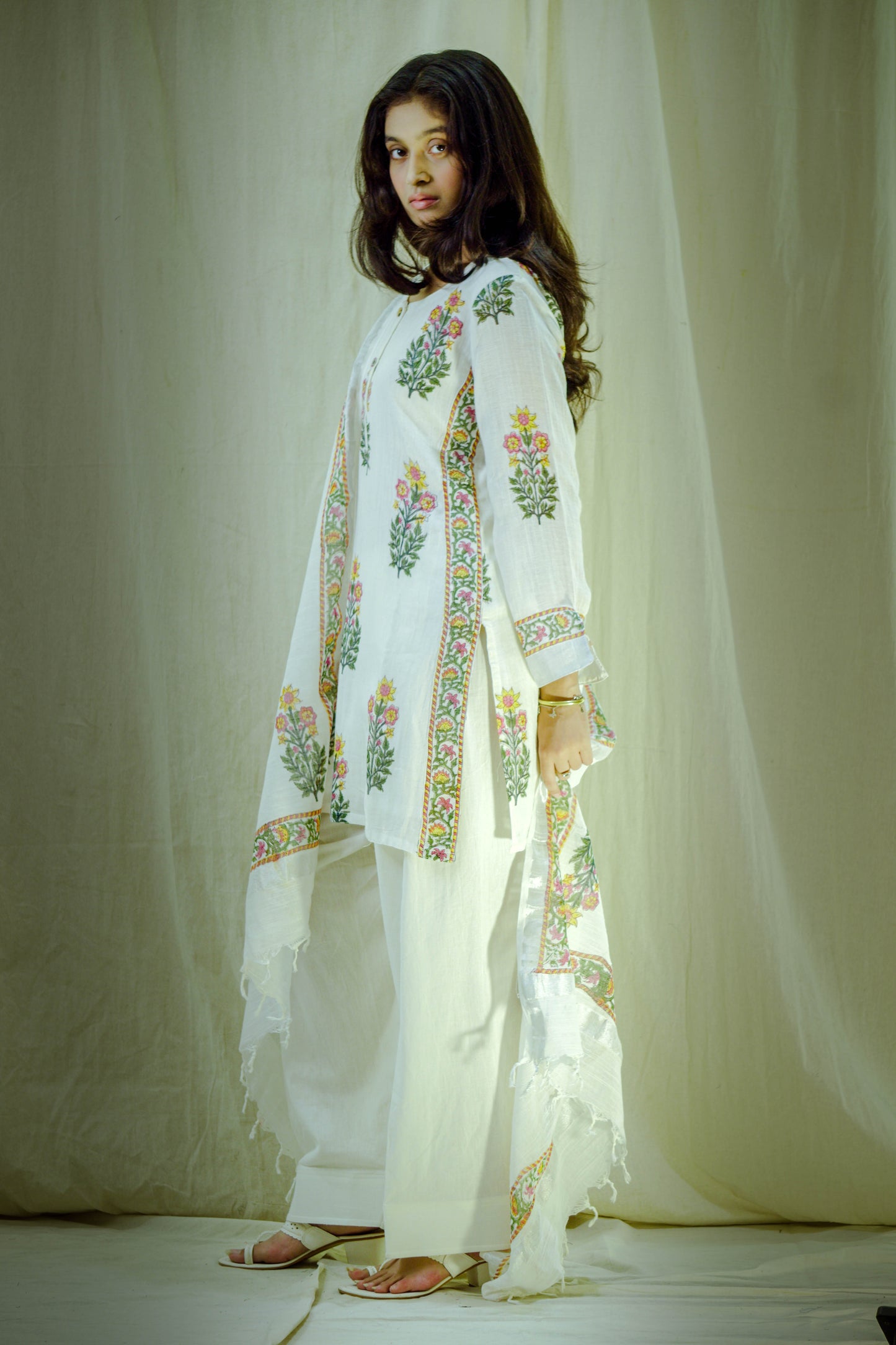 Noor-e-Falak – Mughal Block-Printed Linen Falshi Salwar Set