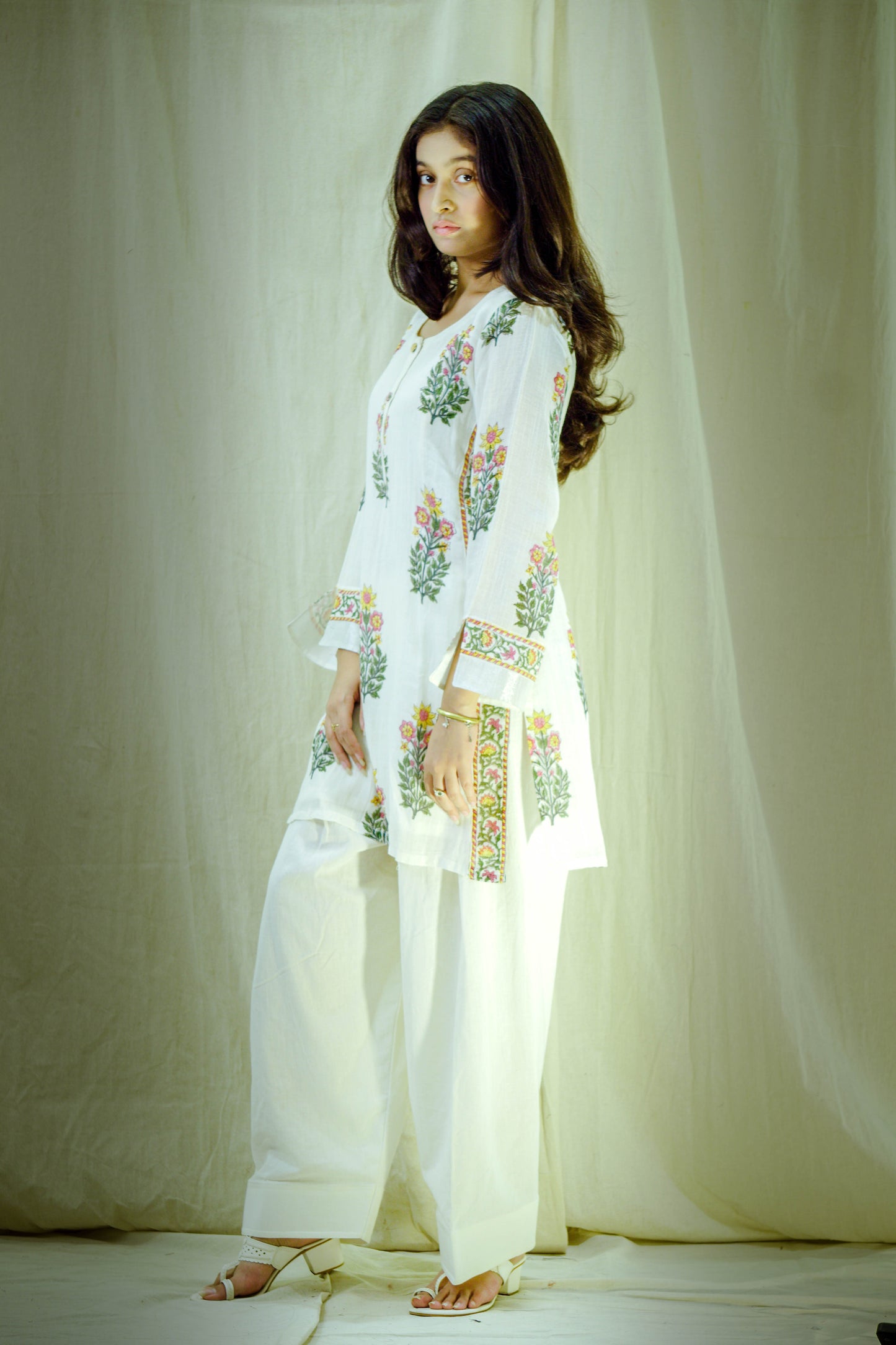 Noor-e-Falak – Mughal Block-Printed Linen Falshi Salwar Set