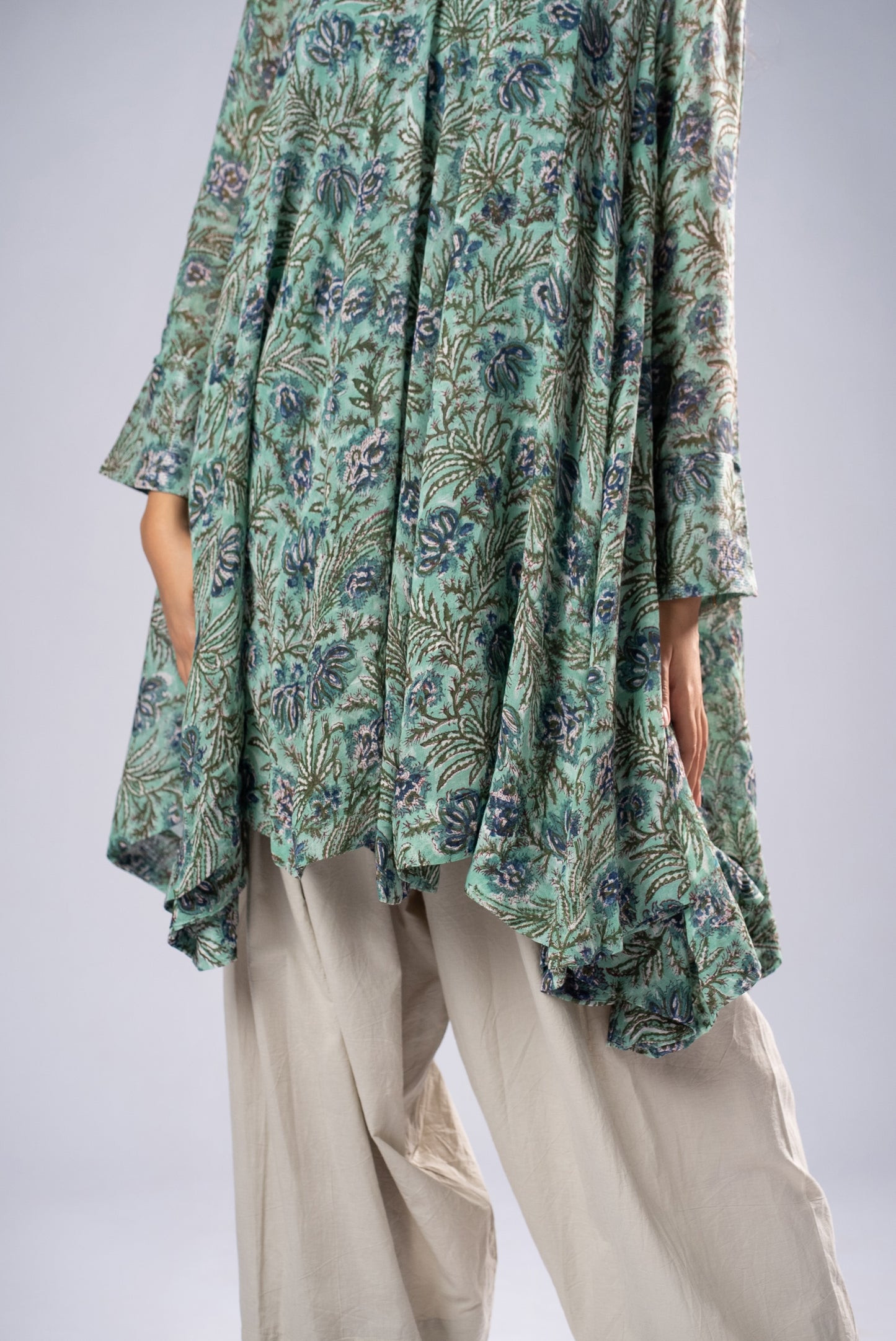 Harini Linen Flare Kurta
