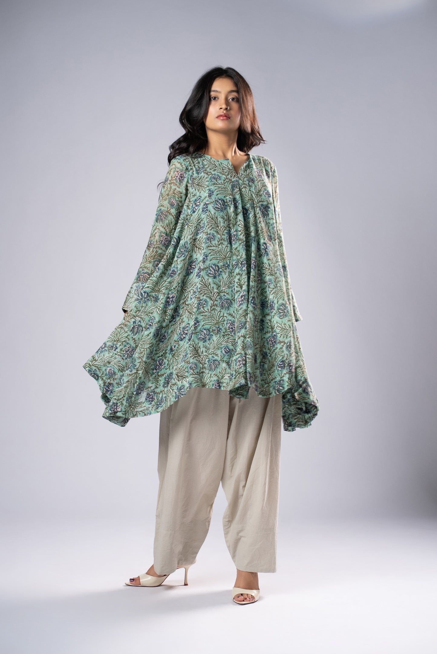 Harini Linen Flare Kurta