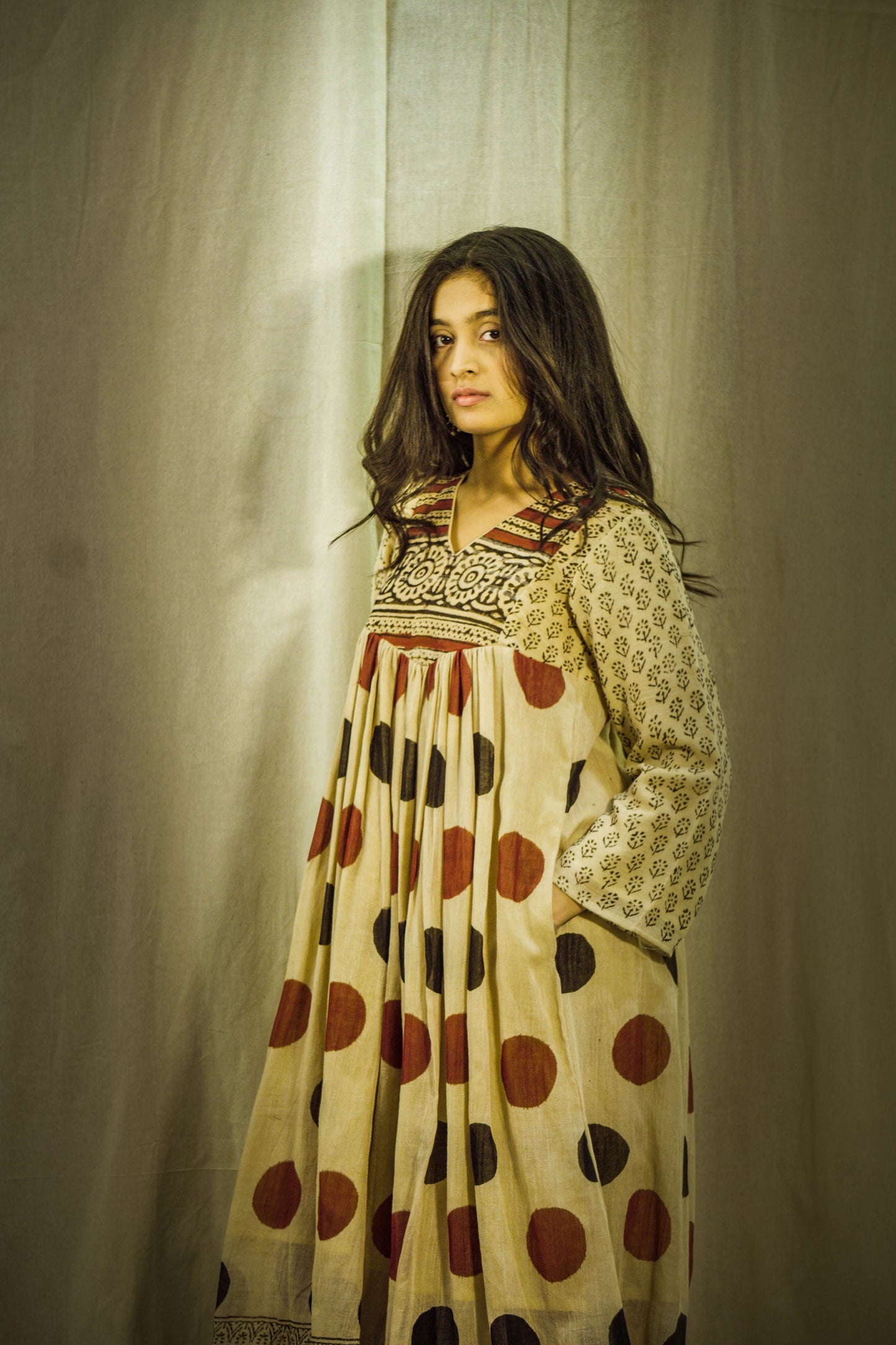 Aabha Polka Linen Yoke Set