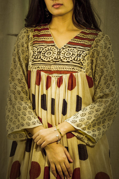 Aabha Polka Linen Yoke Set