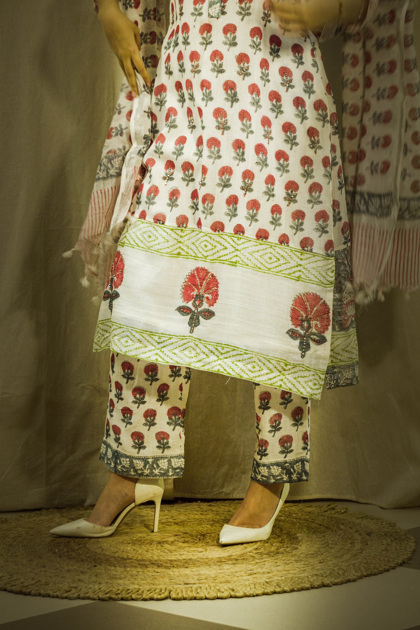 Mehr Rang Mughal Linen Kurta Set