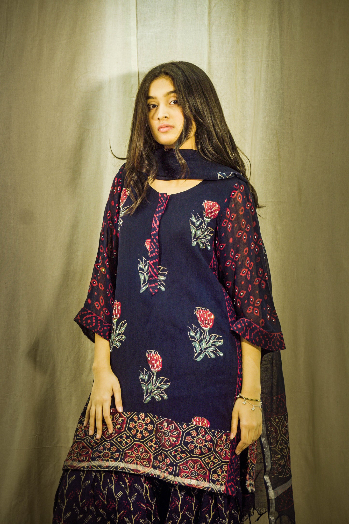 Neel Farshi Linen Set