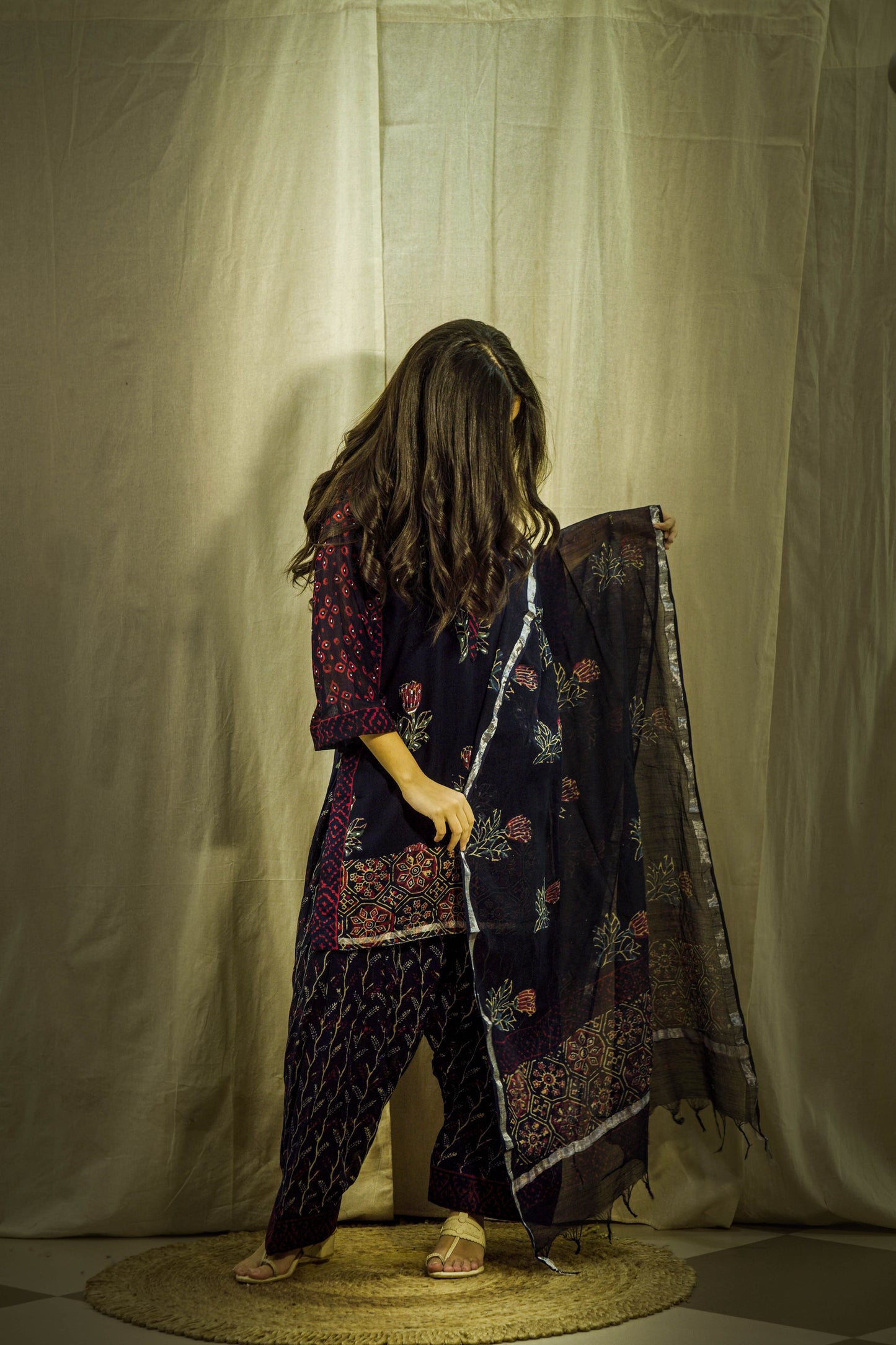 Neel Farshi Linen Set