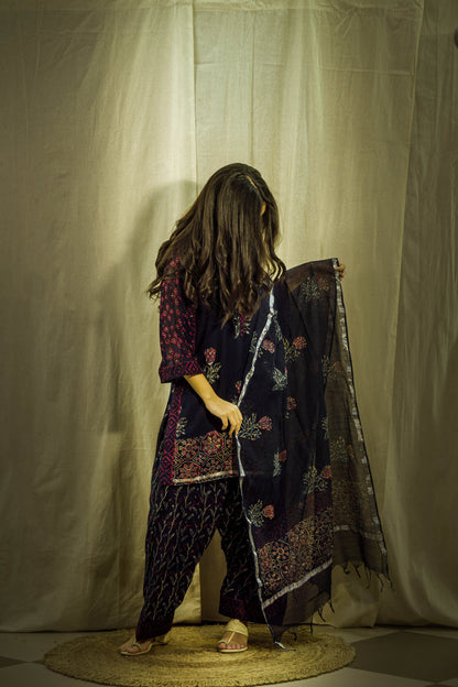 Neel Farshi Linen Set