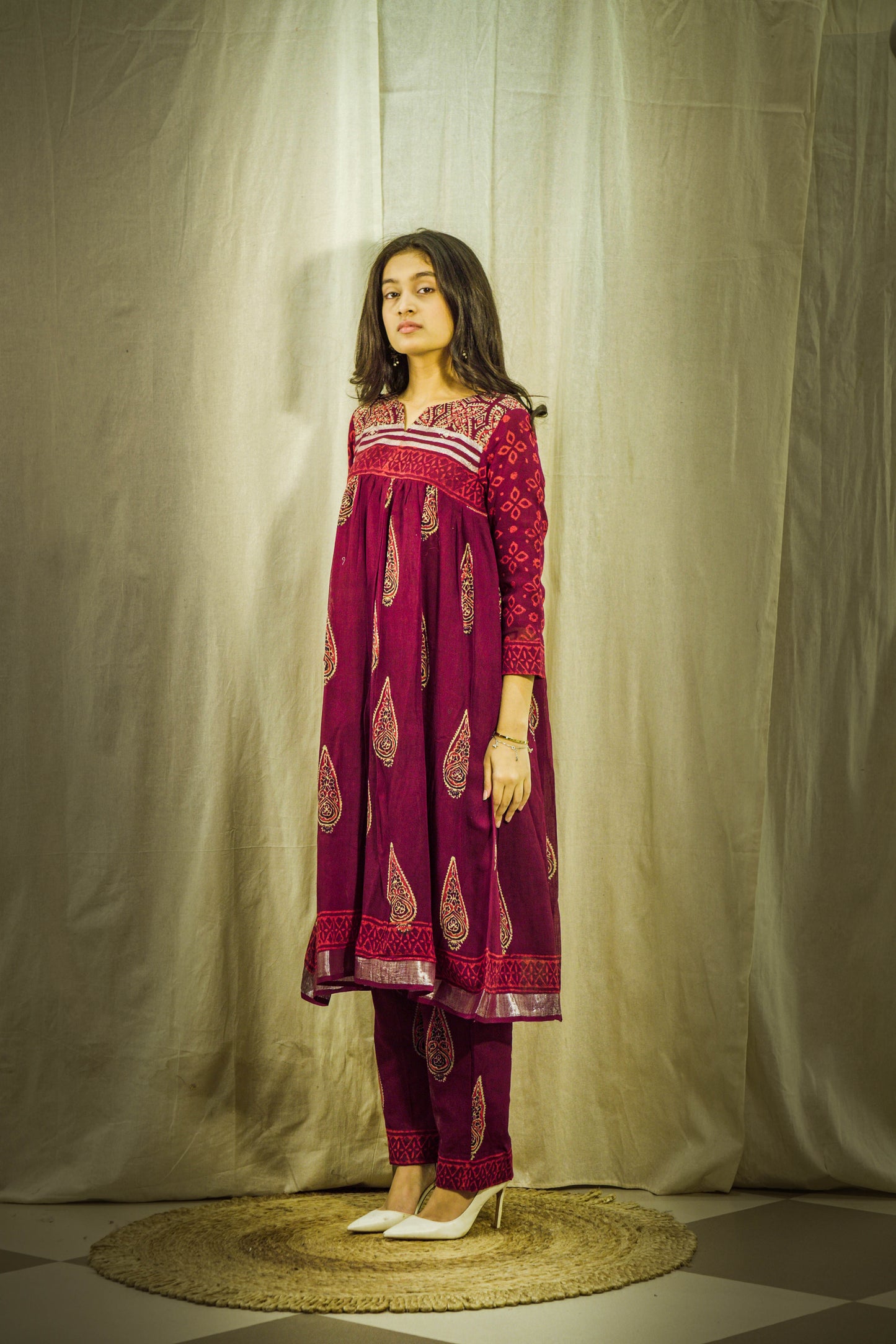 Ruhani Kediya Linen Kurta Set