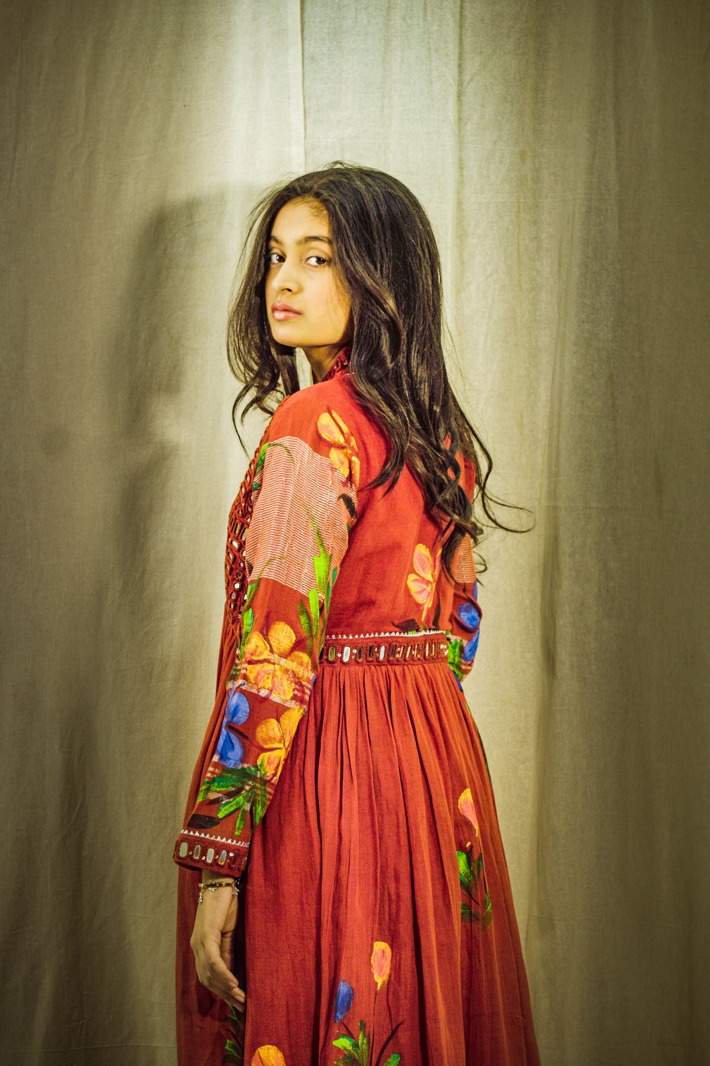 Gulnoor Luxe Handpainted Mirror Linen Kurta Set