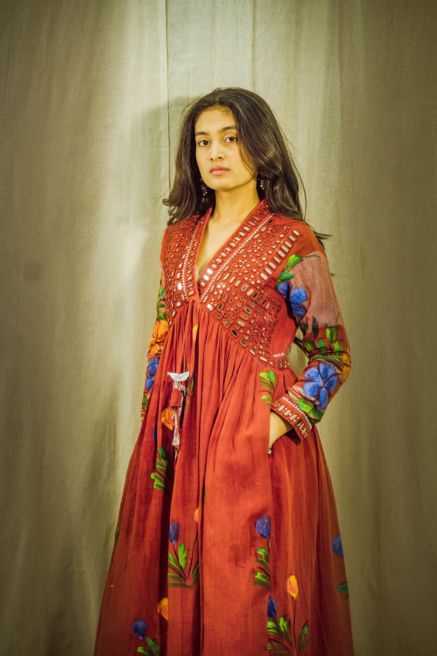 Gulnoor Luxe Handpainted Mirror Linen Kurta Set