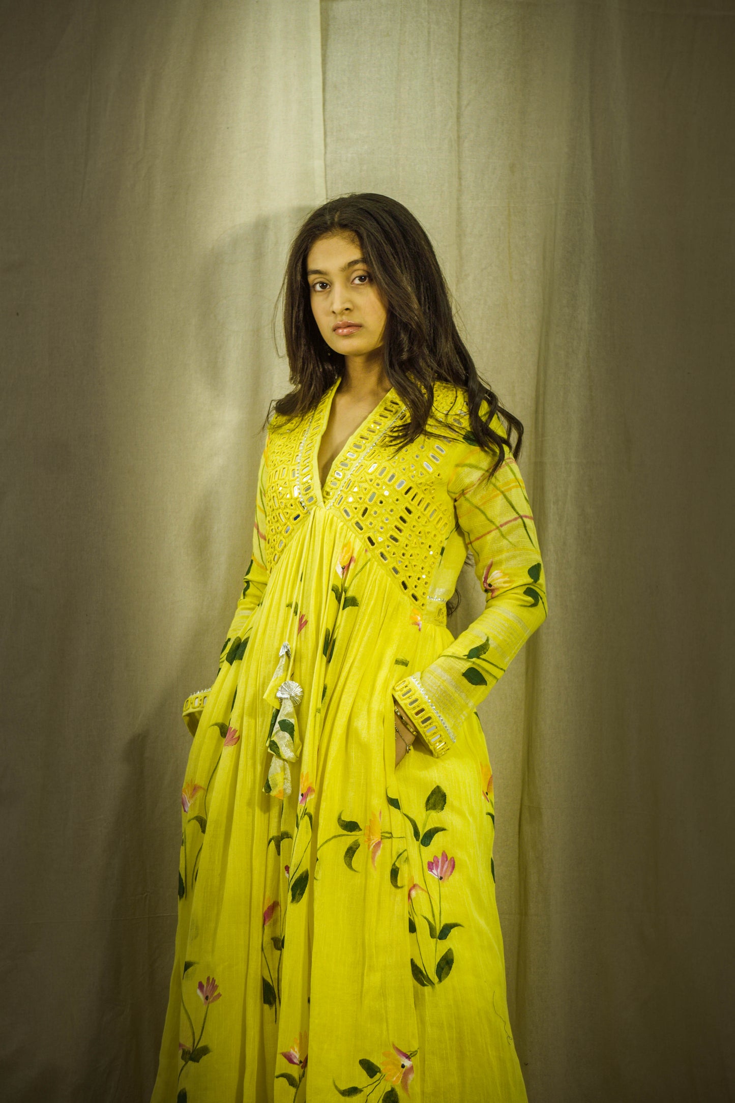 Noor Gulnoor Luxe Handpainted Mirror Linen Kurta Set