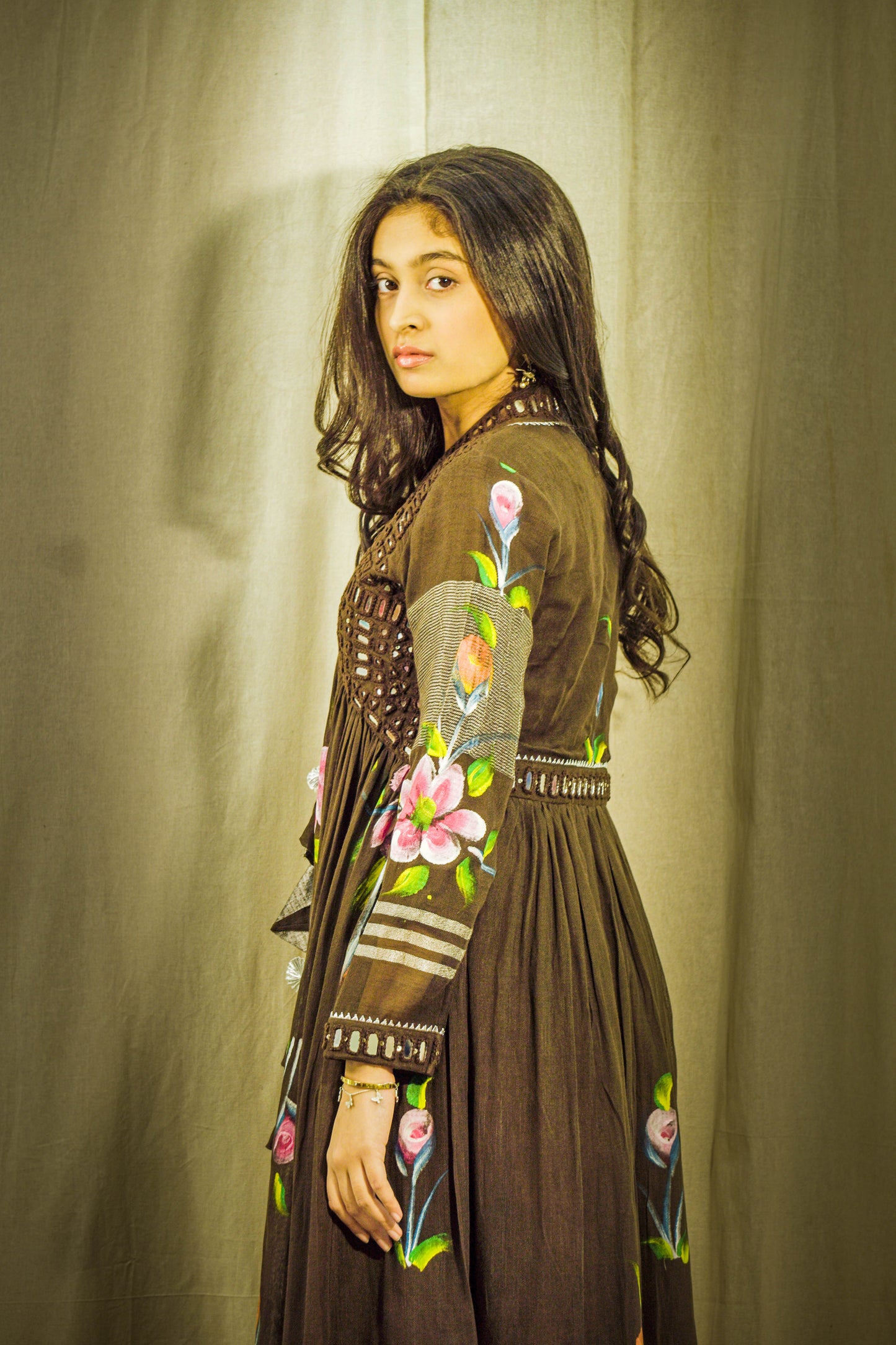 Cocoa Gulnoor Luxe Handpainted Mirror Linen Kurta Set