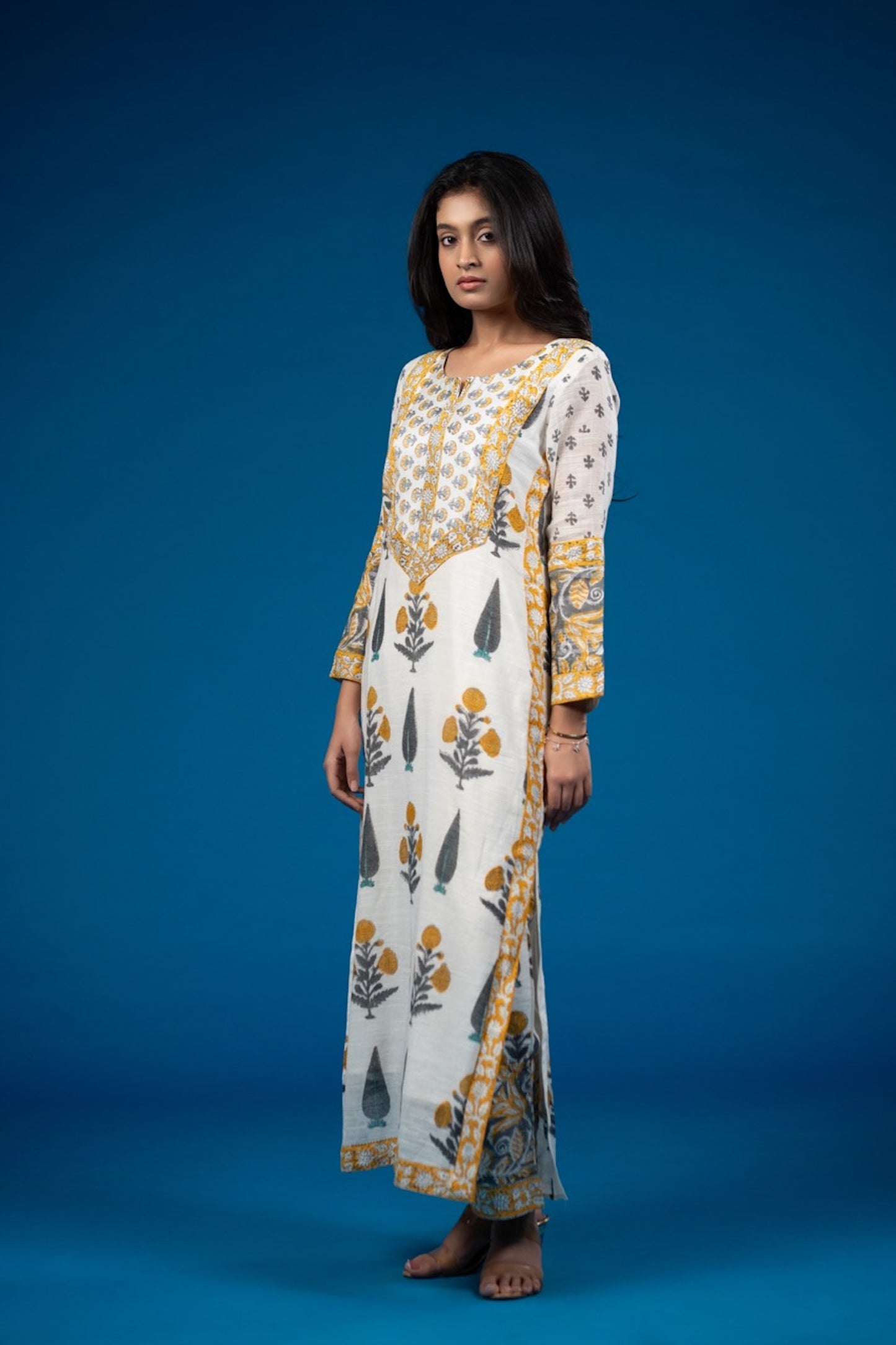 Mehrunnisa Nazaakat – Pant Kurta Set