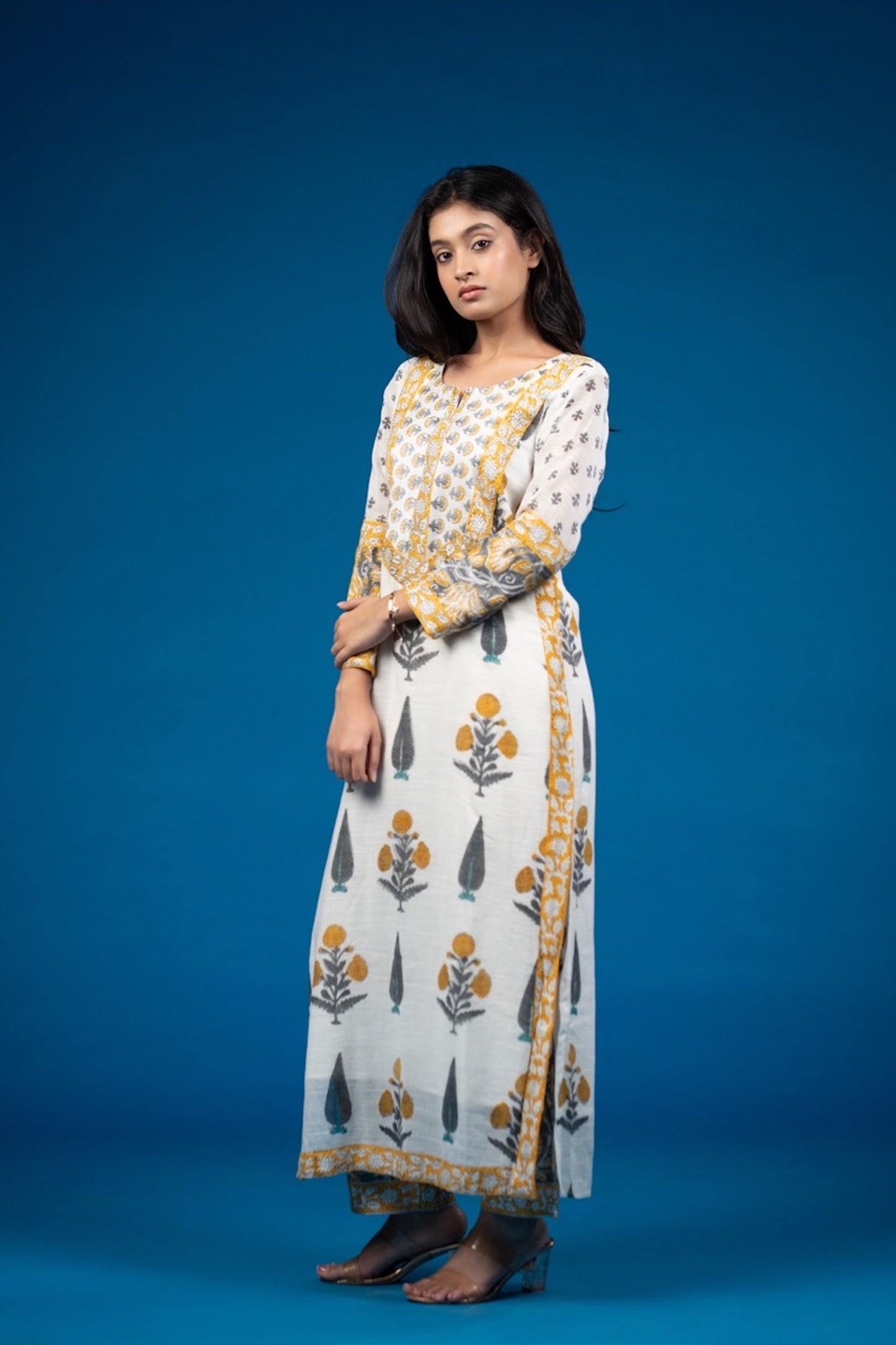 Mehrunnisa Nazaakat – Pant Kurta Set