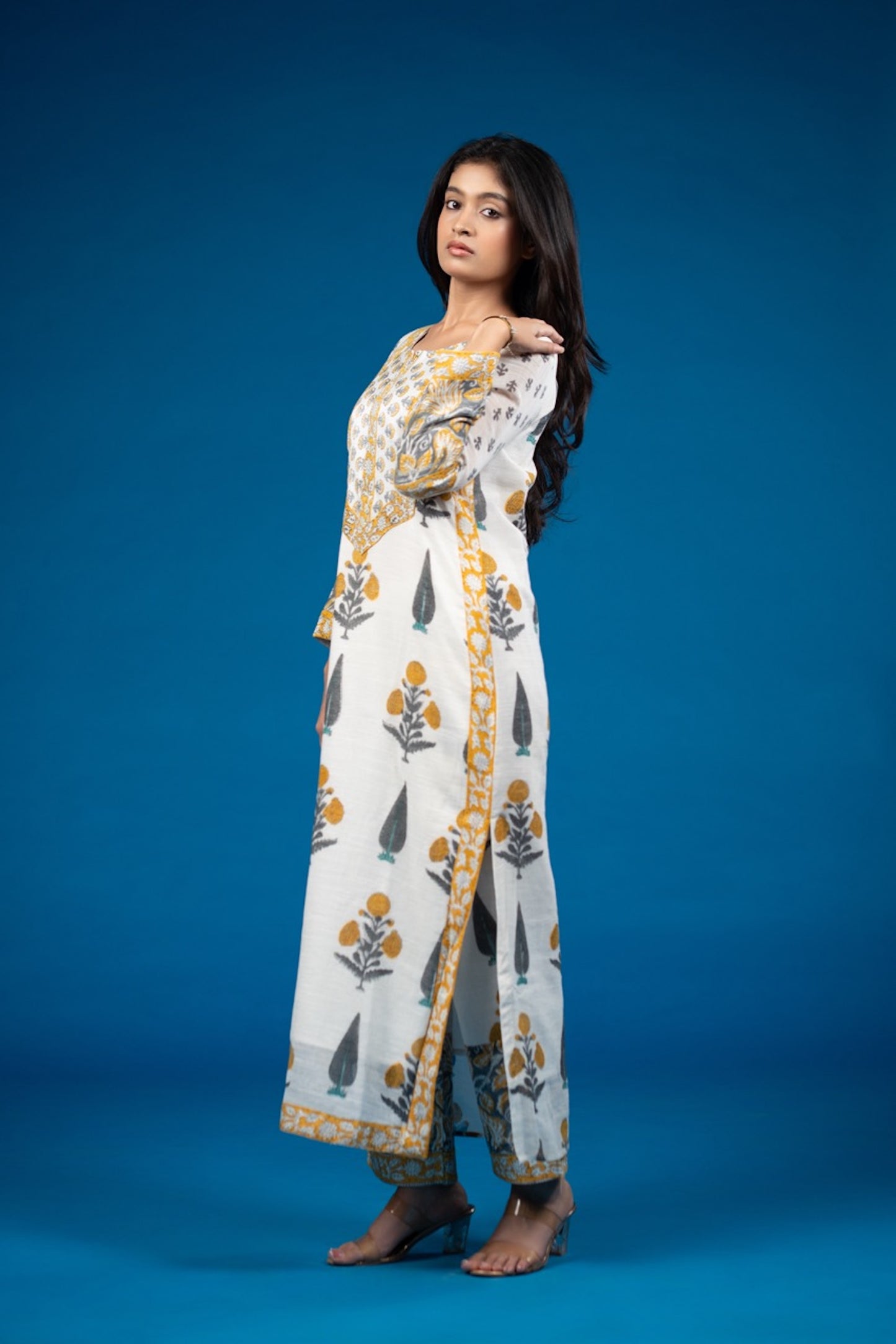 Mehrunnisa Nazaakat – Pant Kurta Set