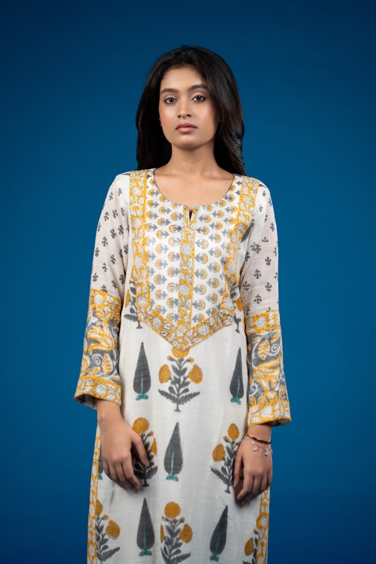 Mehrunnisa Nazaakat – Pant Kurta Set