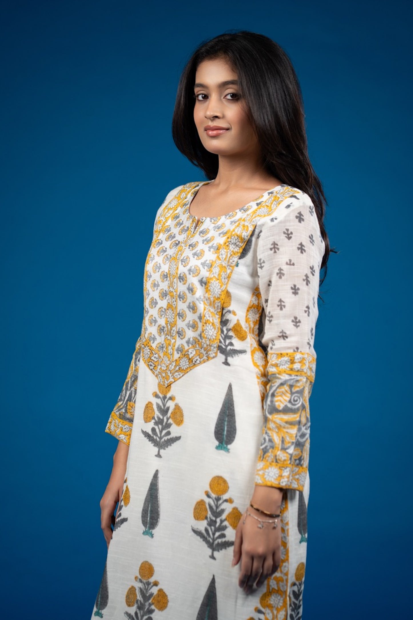 Mehrunnisa Nazaakat – Pant Kurta Set