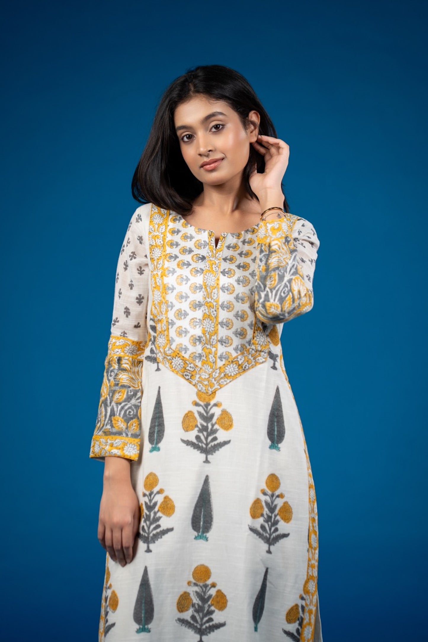 Mehrunnisa Nazaakat – Pant Kurta Set