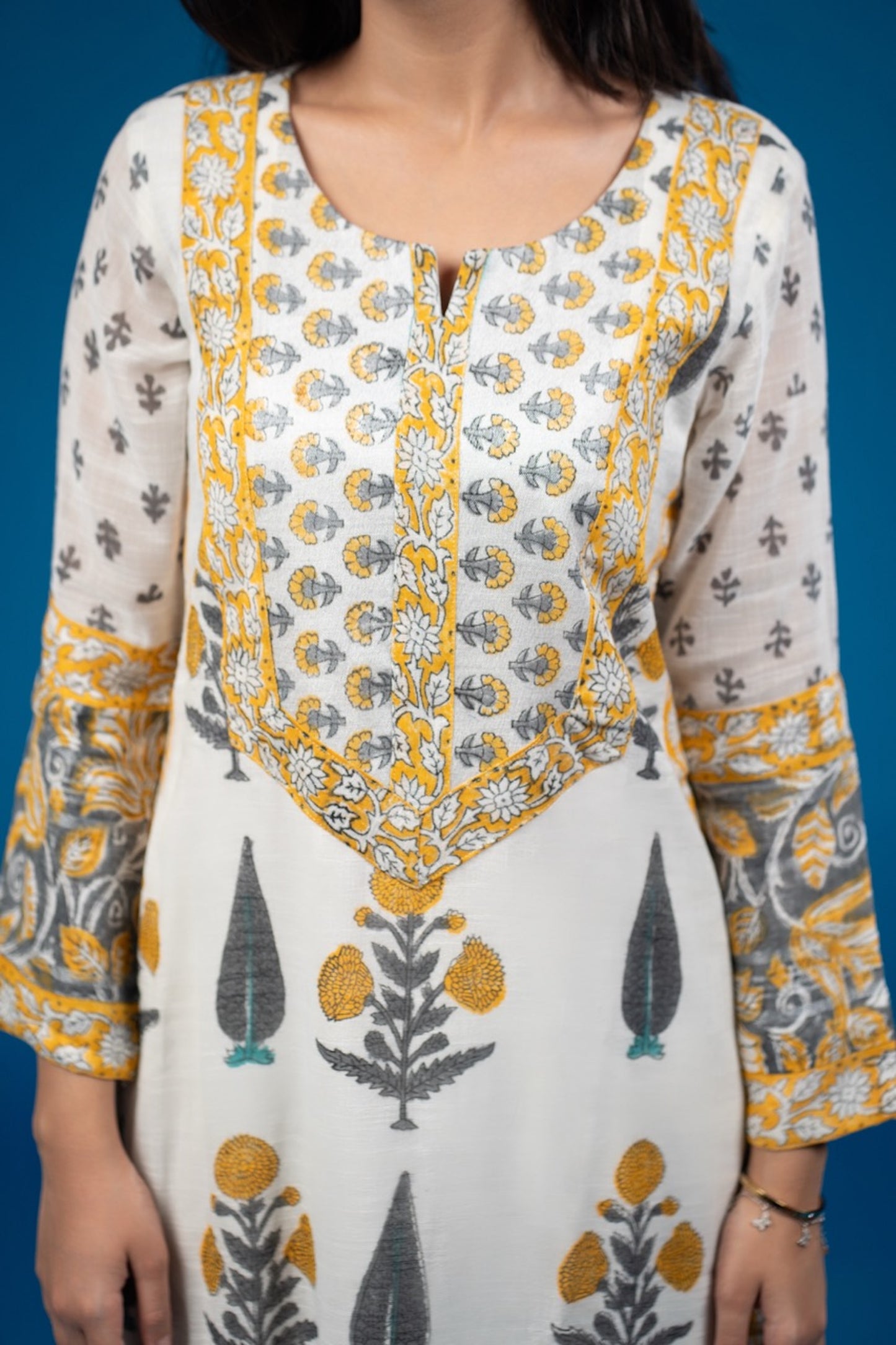 Mehrunnisa Nazaakat – Pant Kurta Set