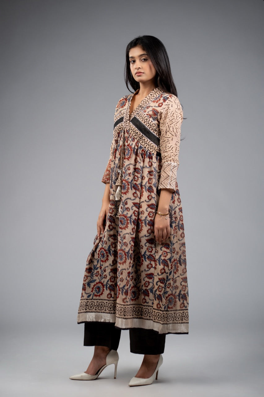 Ina Daastaan – Linen Kurti Sukoon Summer Edition
