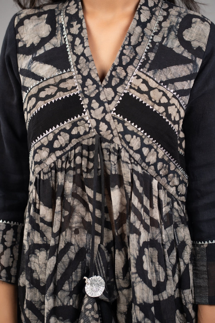 Ina Siaah – Linen Kurti Sukoon Summer Edition
