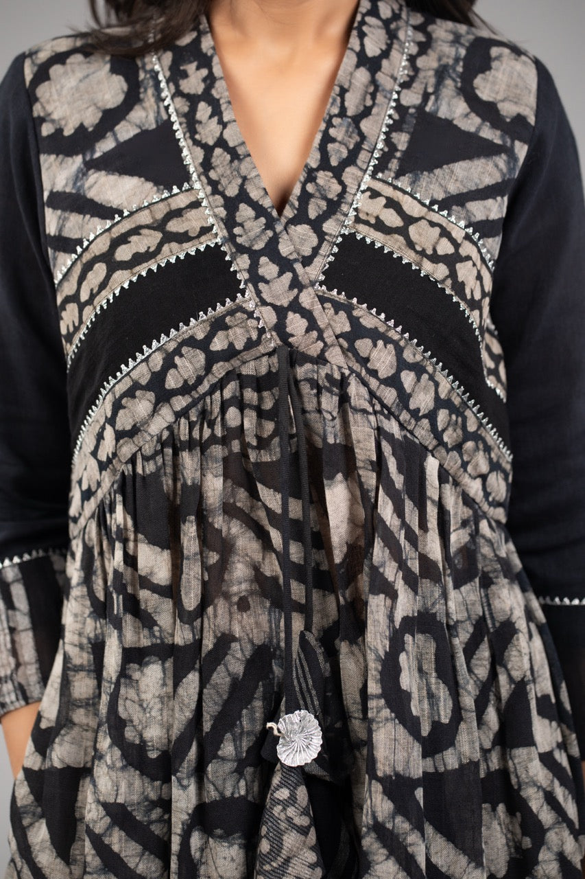 Ina Siaah – Linen Kurti Sukoon Summer Edition
