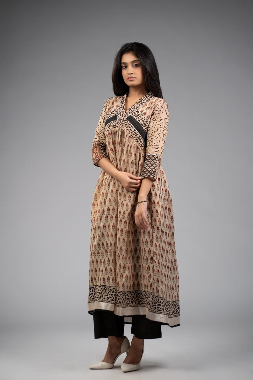Ina Abeer – Linen Kurti Sukoon Summer Edition