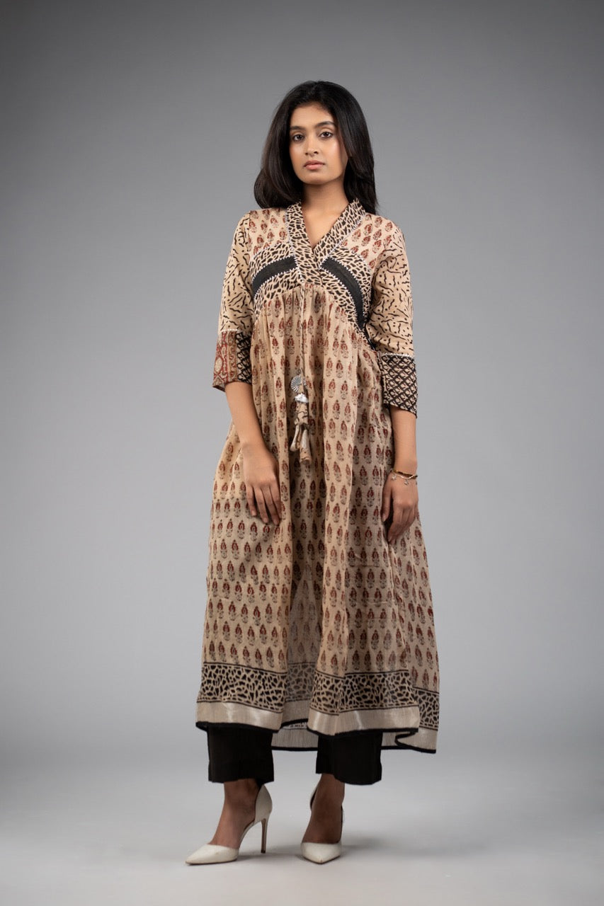 Ina Abeer – Linen Kurti Sukoon Summer Edition