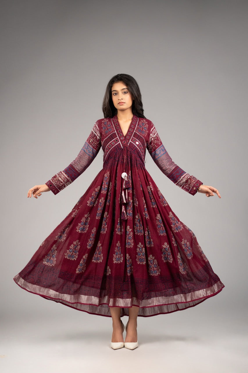 Zariya Rubaai – Linen Flare Mirror Work Dress