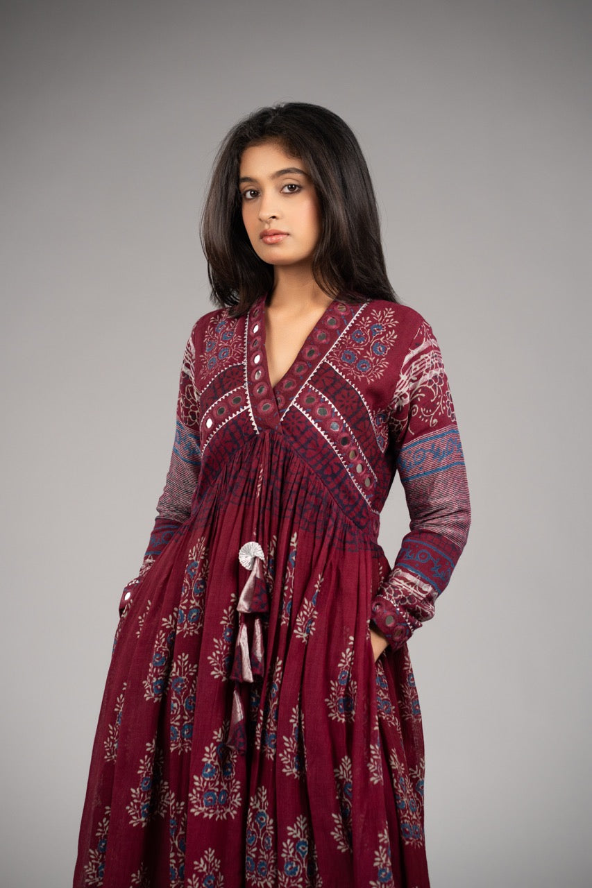Zariya Rubaai – Linen Flare Mirror Work Dress