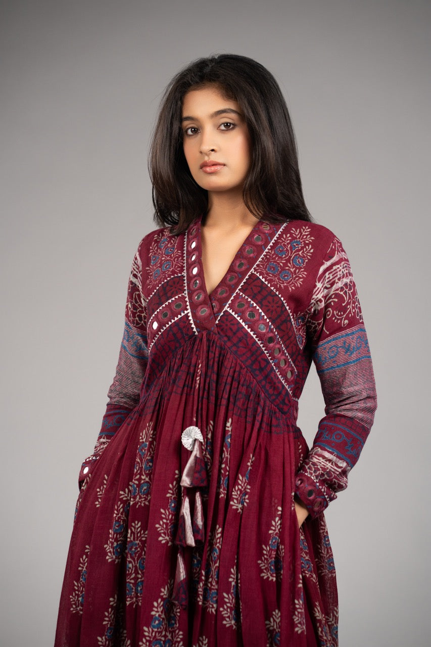 Zariya Rubaai – Linen Flare Mirror Work Dress