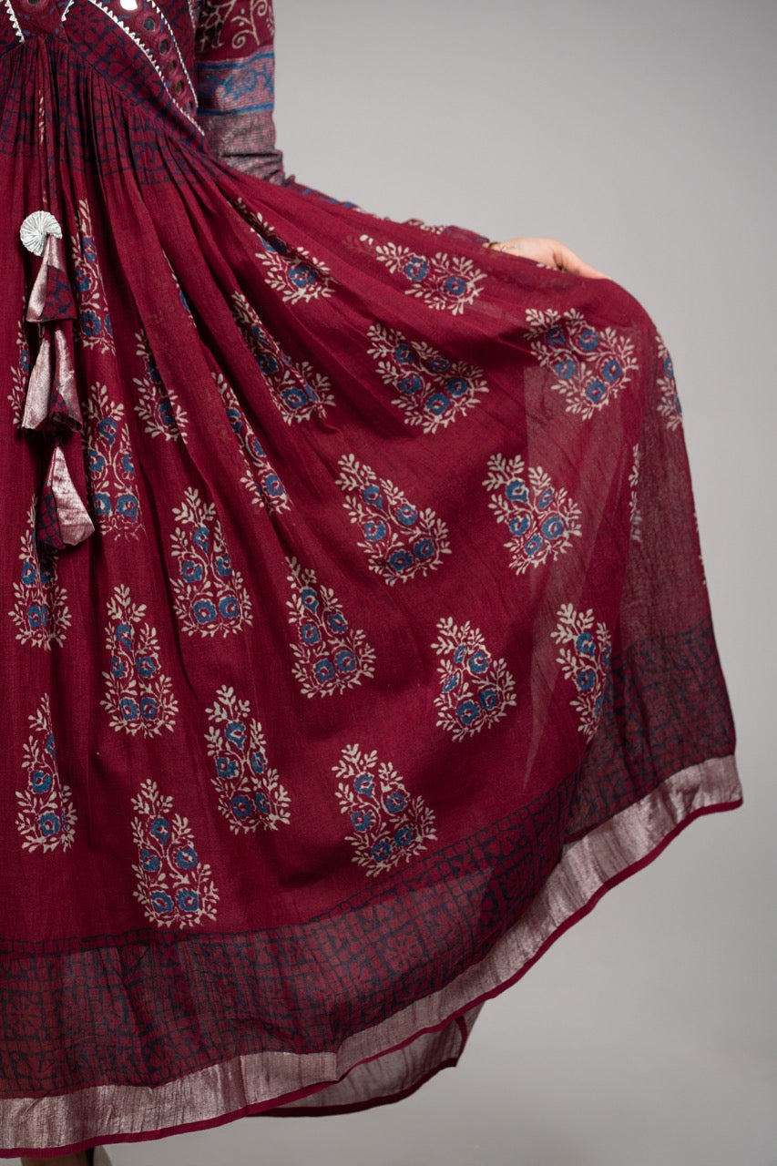 Zariya Rubaai – Linen Flare Mirror Work Dress