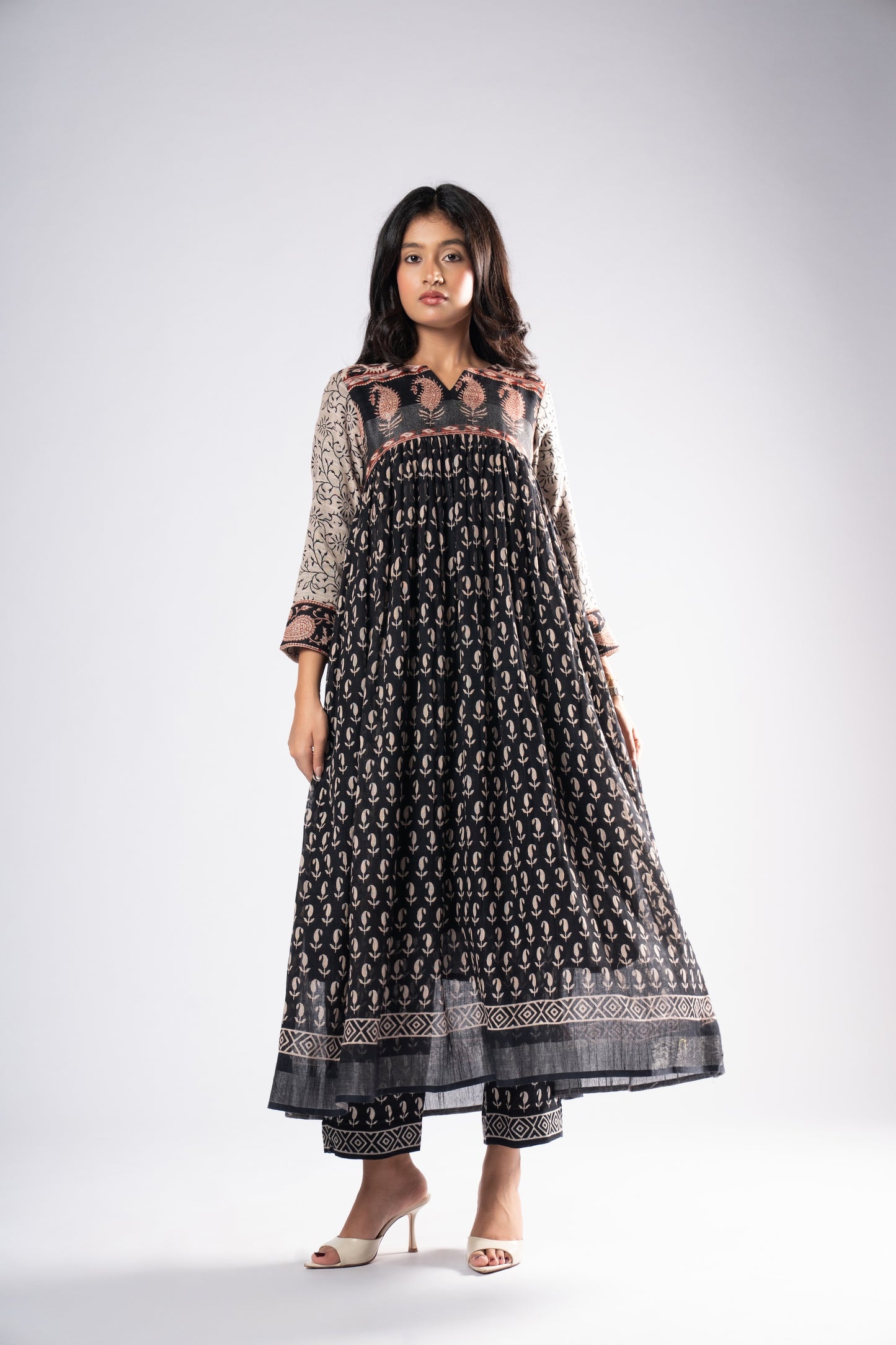 Kaashvi Kediya Pant Kurta Set