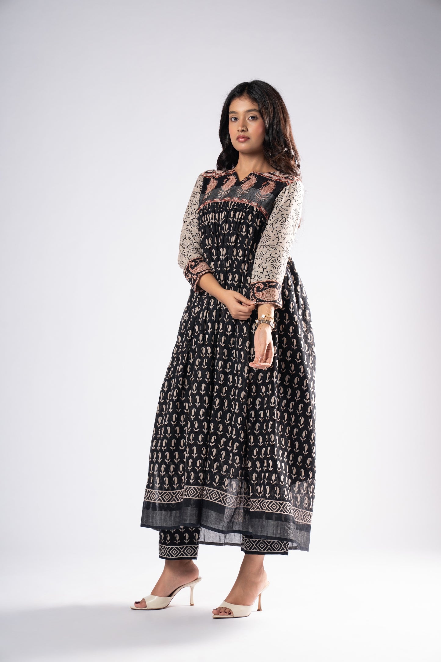 Kaashvi Kediya Pant Kurta Set