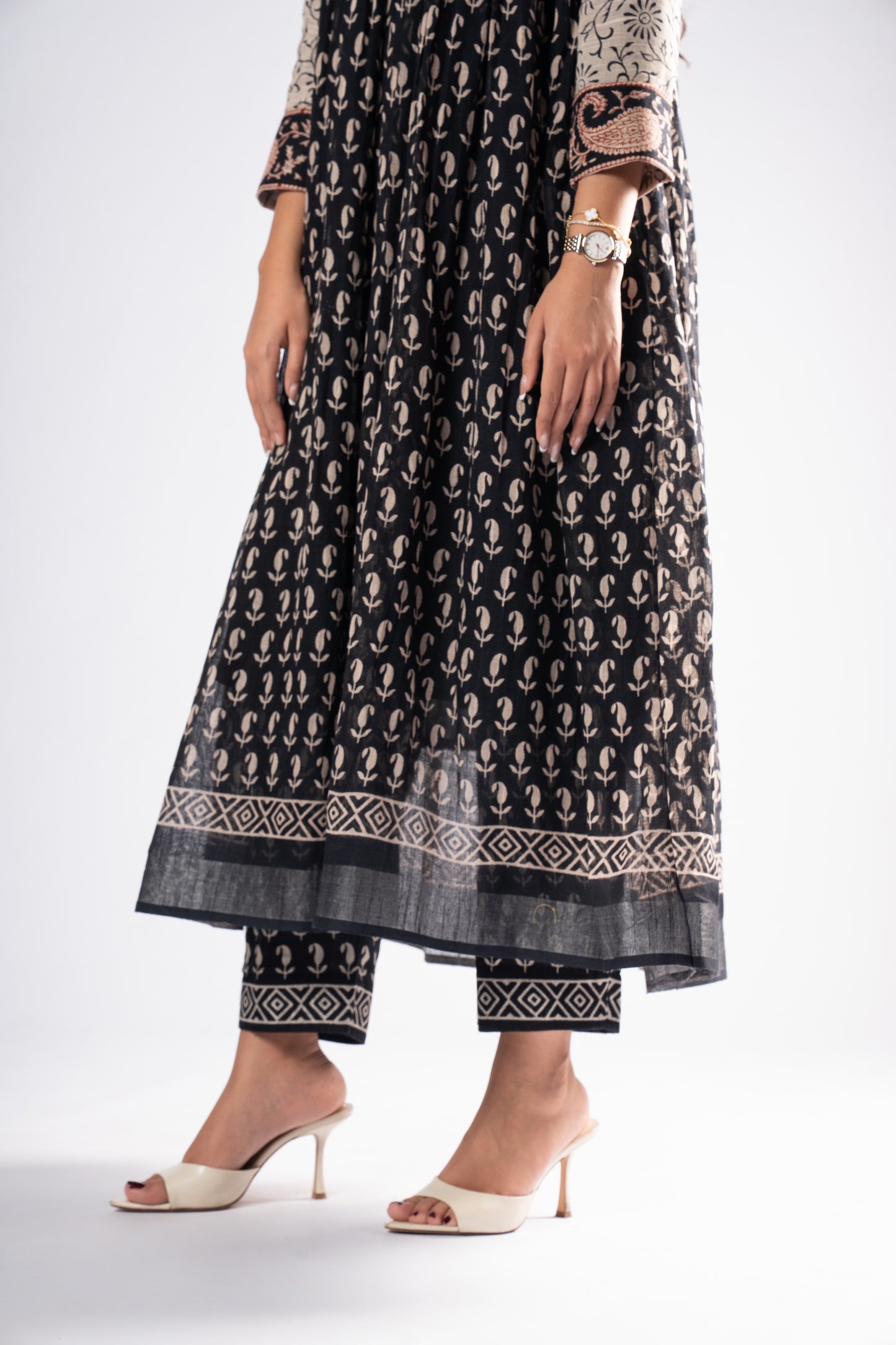 Kaashvi Kediya Pant Kurta Set