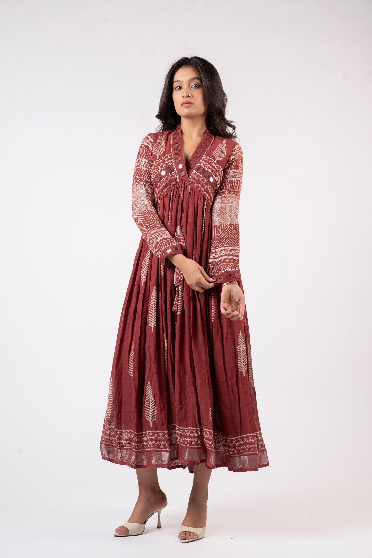 Surkh Sheen Mirror Linen Dress